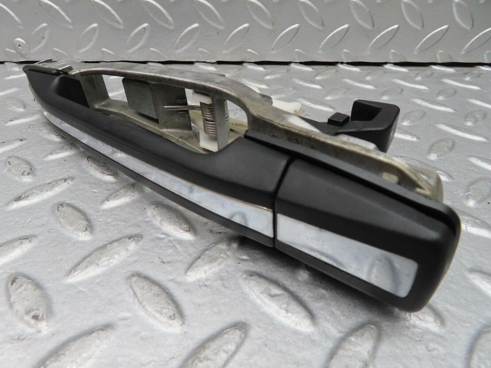 16519 Mercedes-Benz W124 260E Rear Left Exterior Door Handle