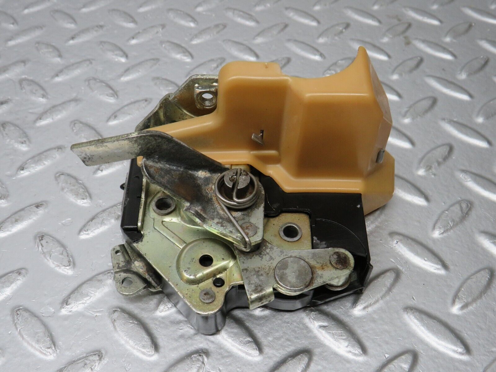 33949 Mercedes-Benz W124 260E Rear Left Door Lock Mechanism