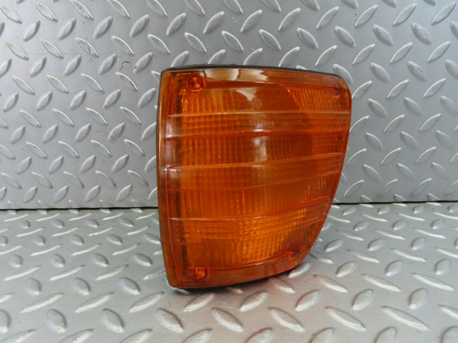 8057 Mercedes-Benz W116 Indicator Light Front Left 1305233001