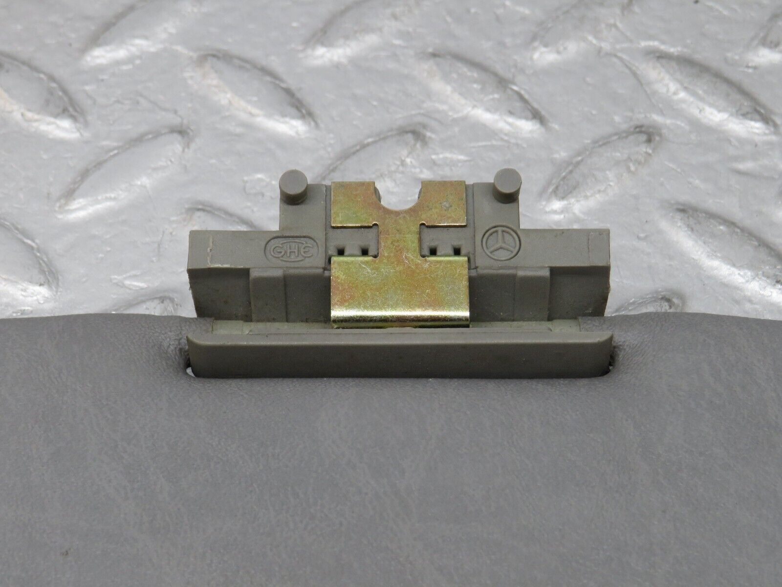 36006 Mercedes-Benz W126 420SE Middle Sun Visor Grey