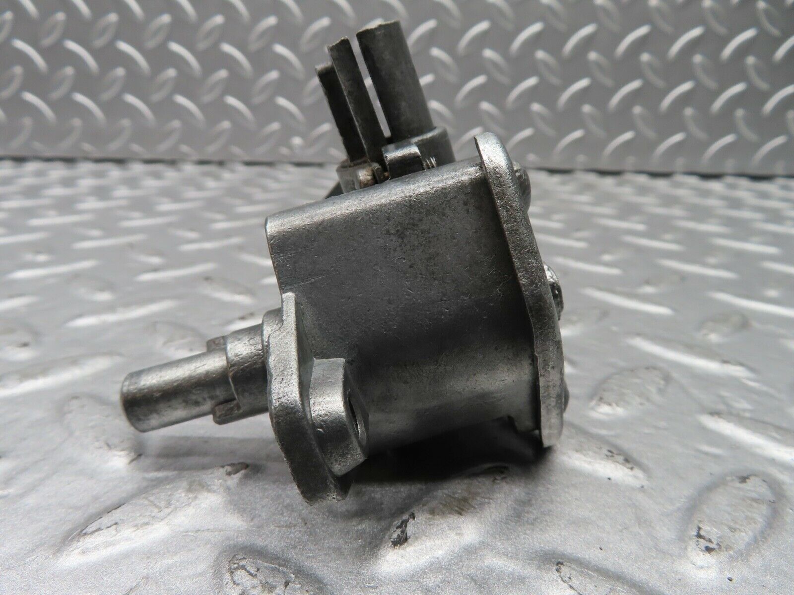 20276 Mercedes-Benz W114 280CE Coupe Vent Window Regulator Left Side