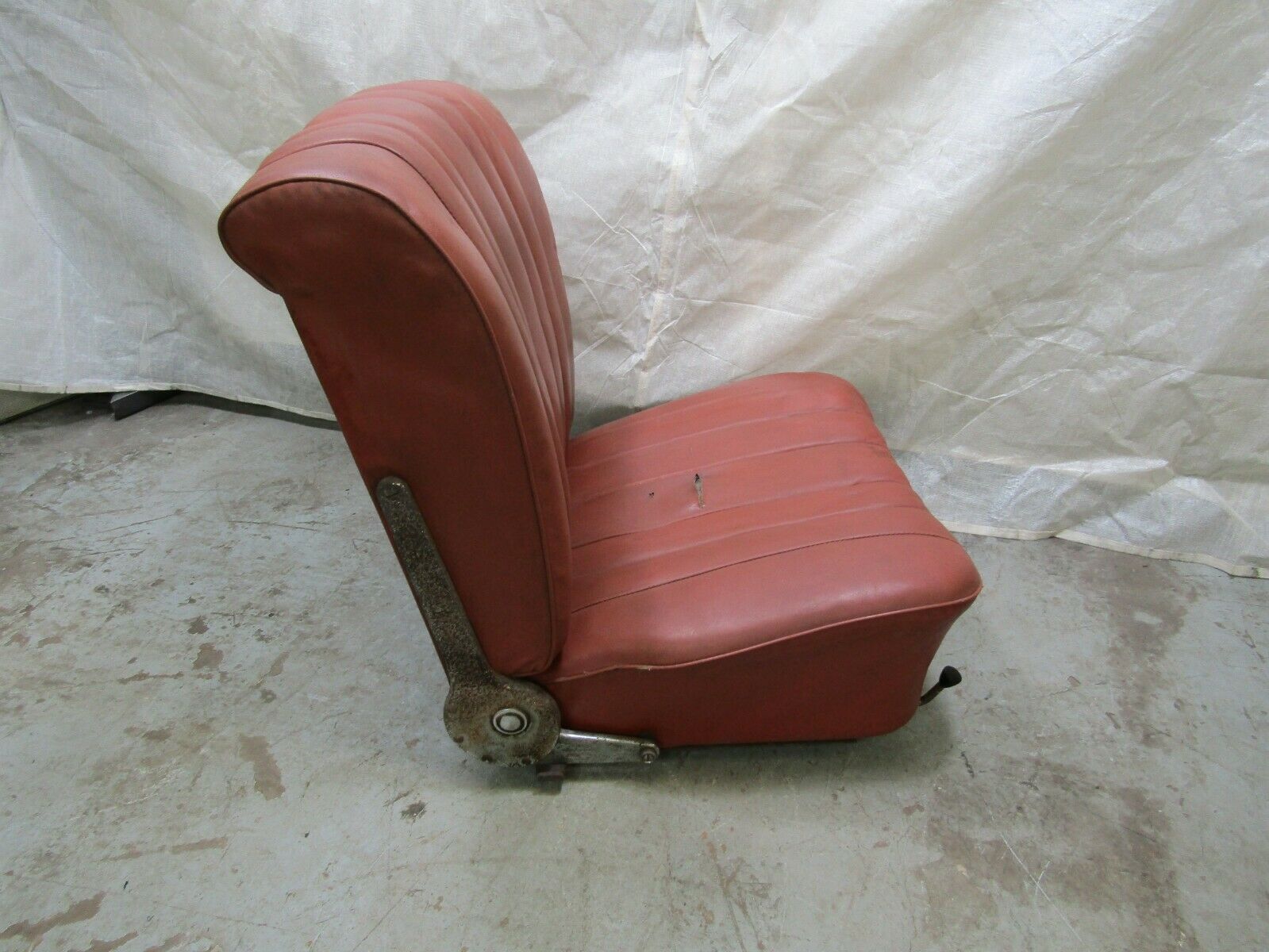 3254 Mercedes-Benz W105 PONTON Front Left Seat Driver Seat Red Faux Leather