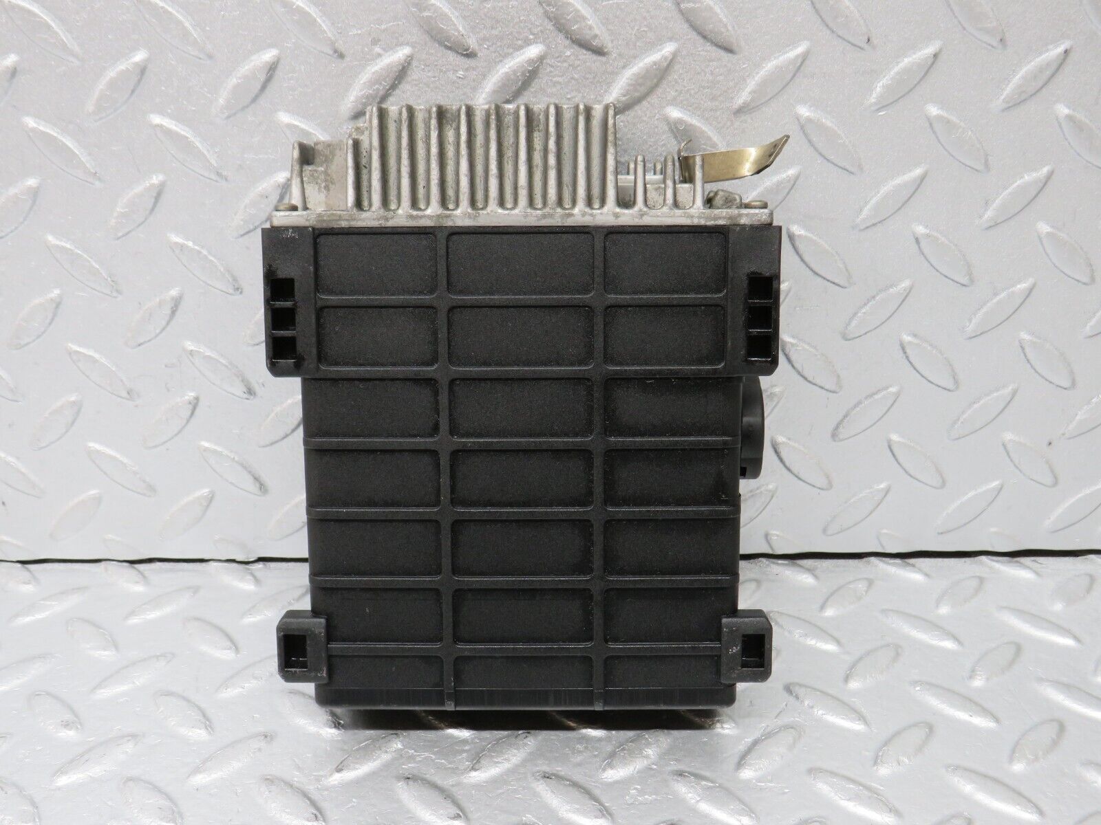 38808 Mercedes-Benz W201 190E 2.6L Engine Control Unit Bosch 0075451432 0280800284