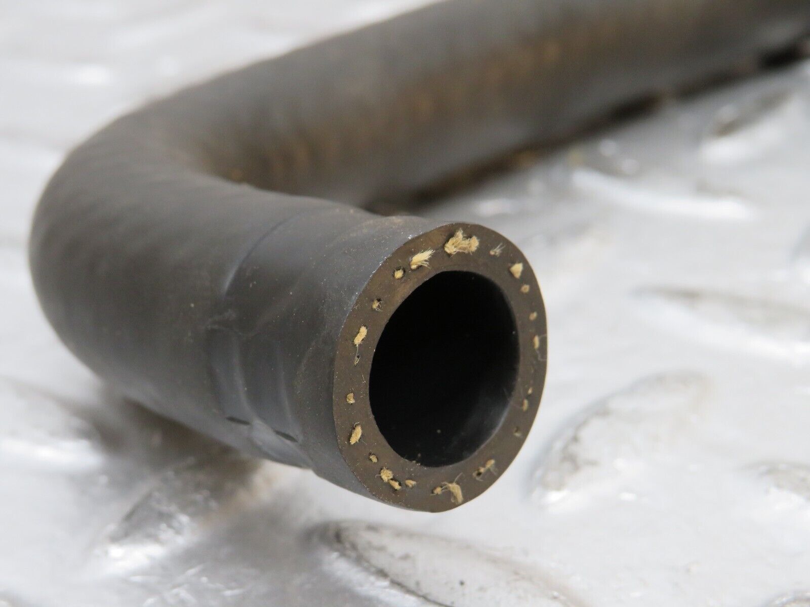 0417 Mercedes-Benz W123 230E Heater Valve Hose 1238320194