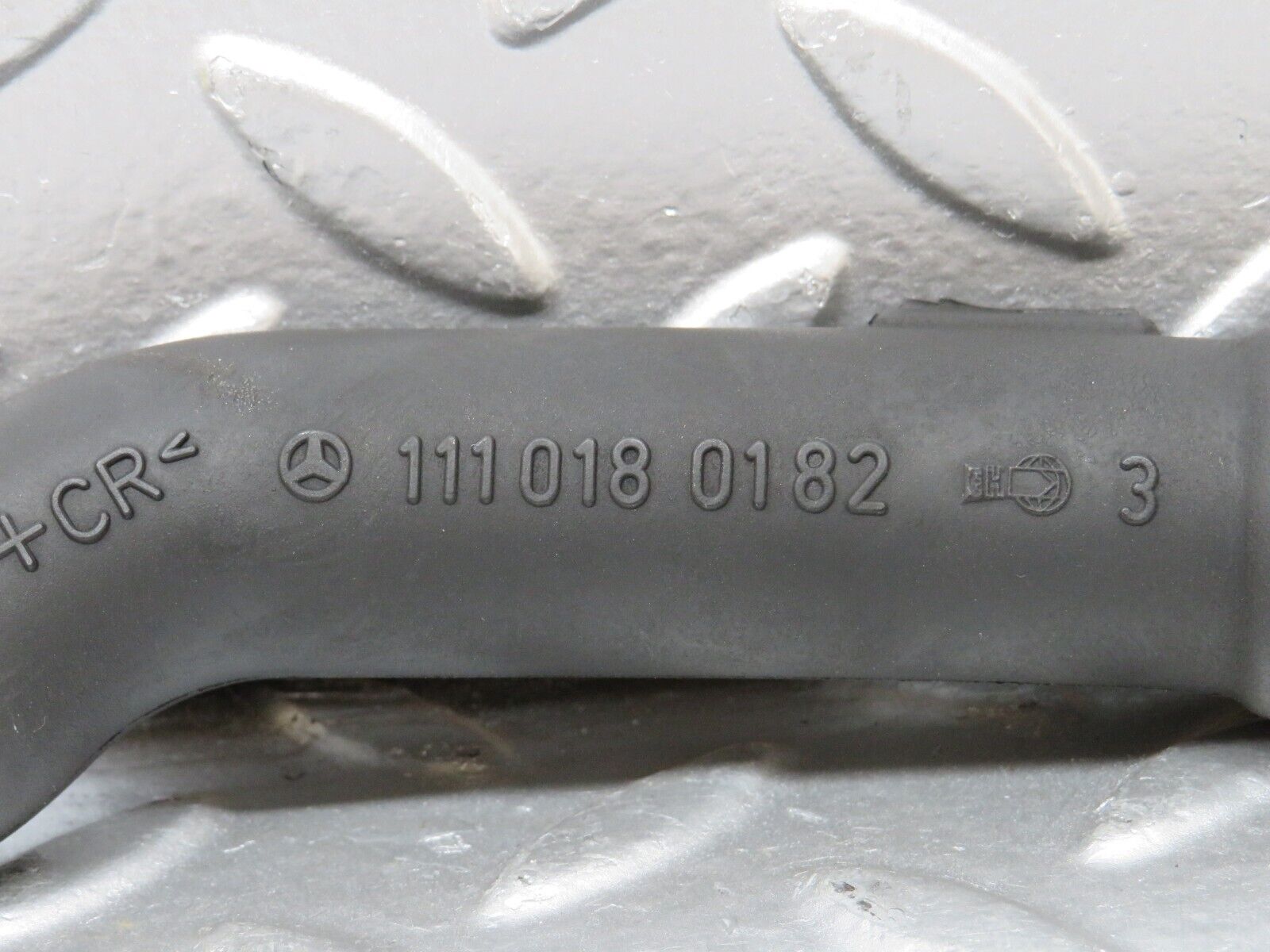 26427 Mercedes-Benz C124 220CE Coupe Crank Case Breather Hose 1110180182