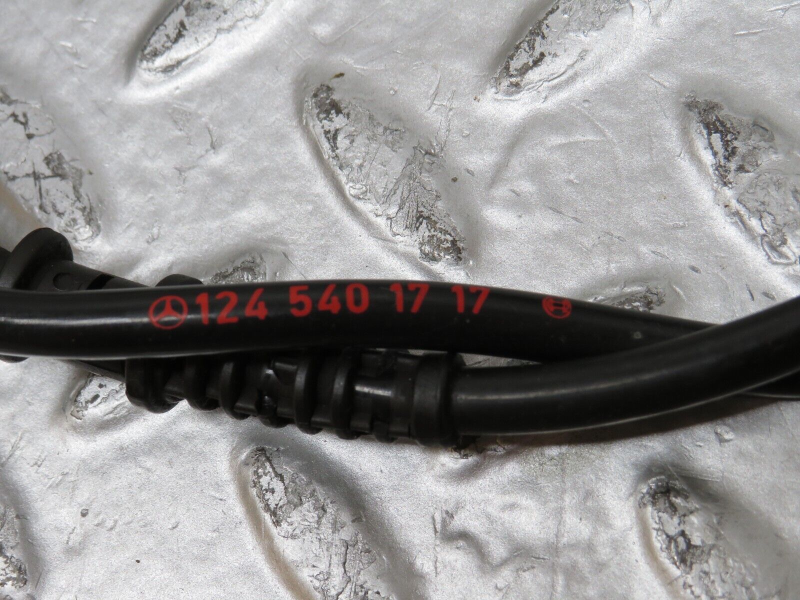 26597 Mercedes-Benz C124 220CE Coupe ABS Sensor Right Side 1245401717