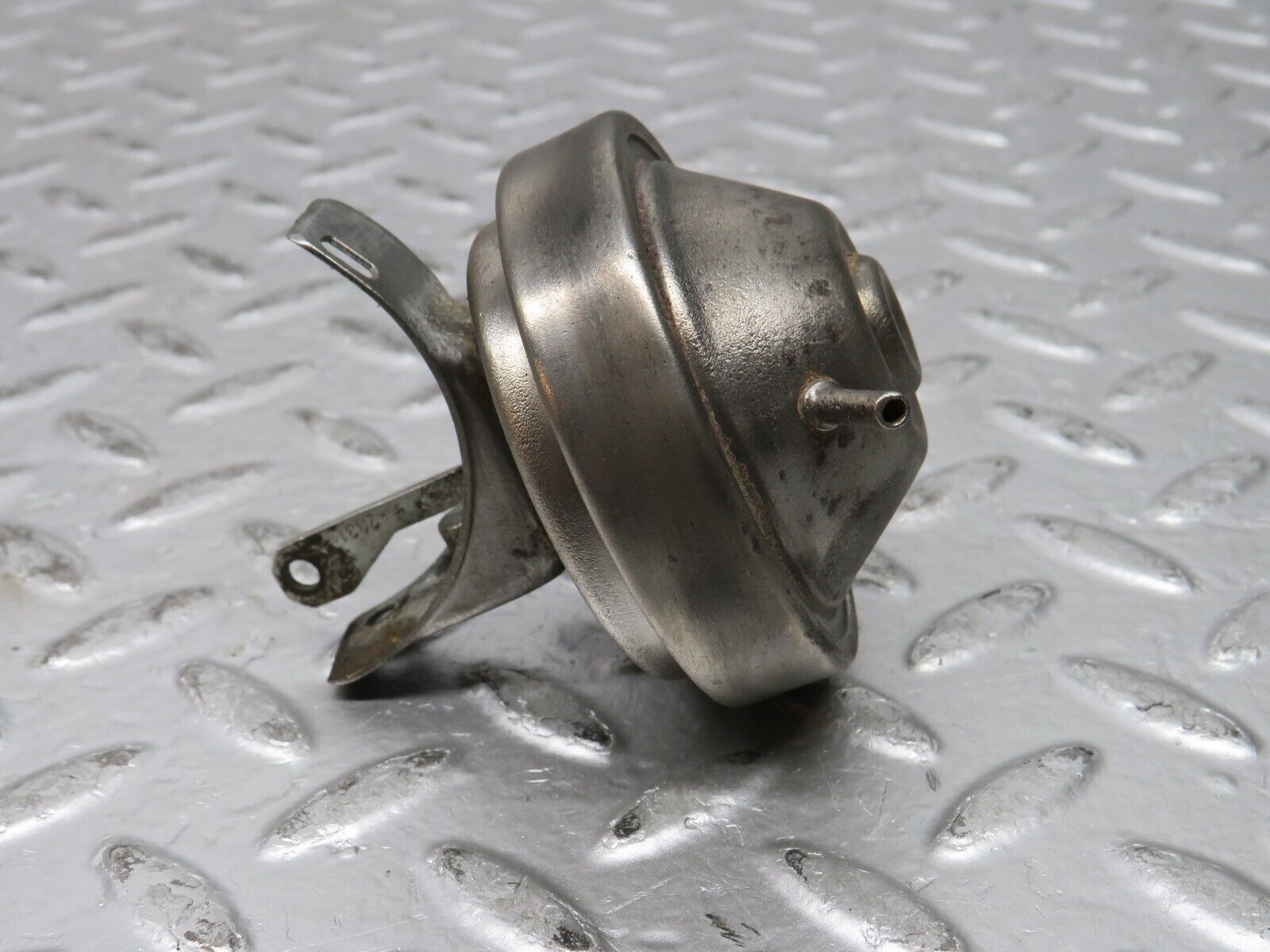 32062 Mercedes-Benz W123 230E Ignition Distributor Vacuum Control Valve