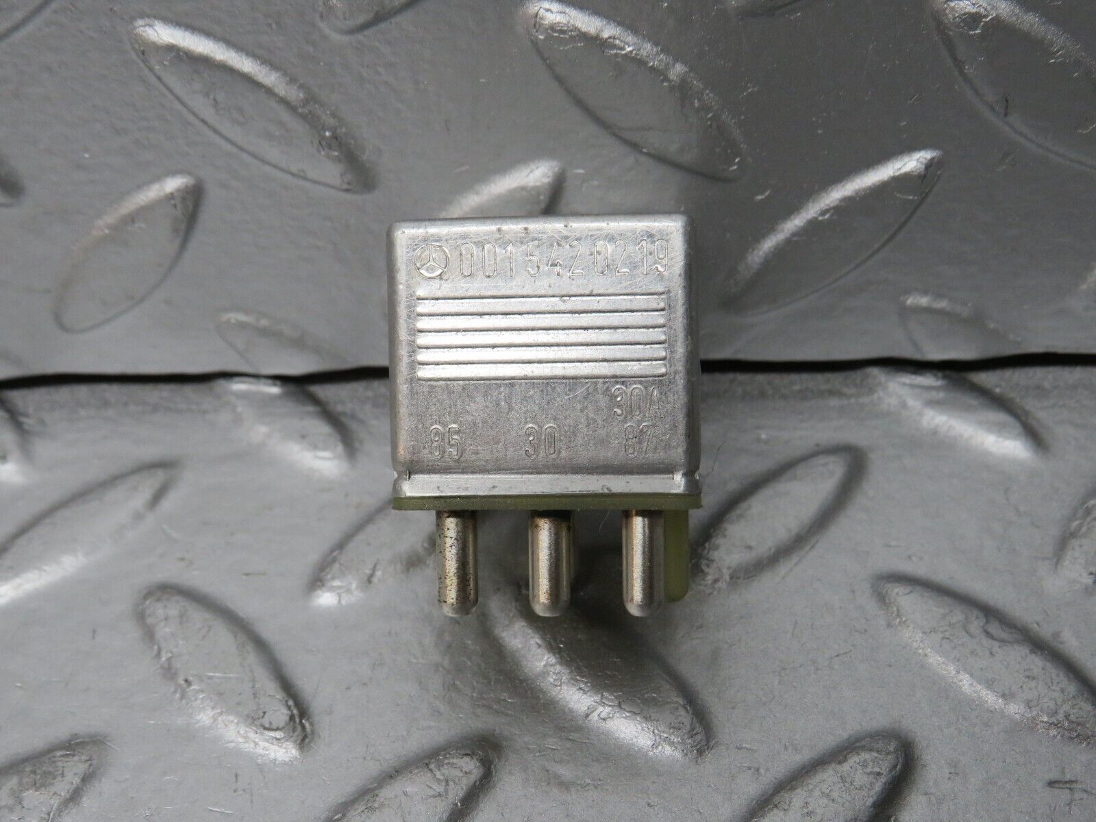 31623 Mercedes-Benz W201 190LE 1.8L Multi Purpose Relay 0015420219