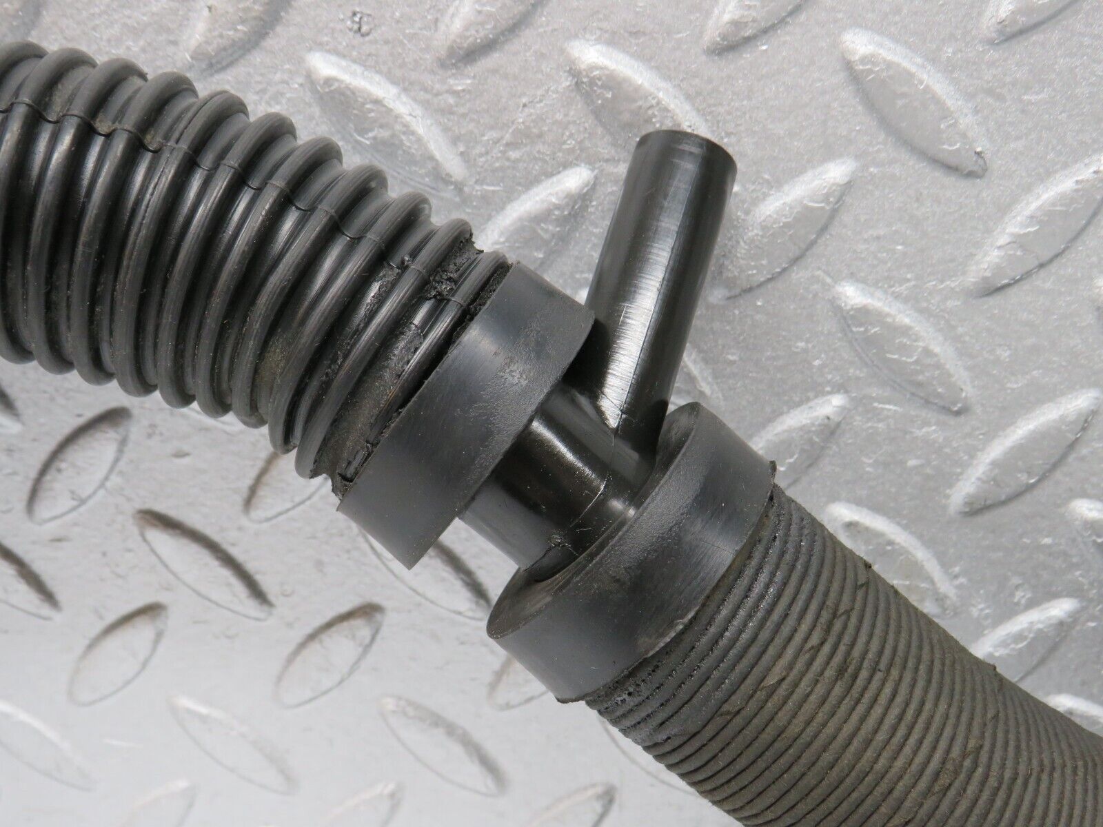 37578 Mercedes-Benz W109 300SEL Trunk Water Drain Hose Pipe