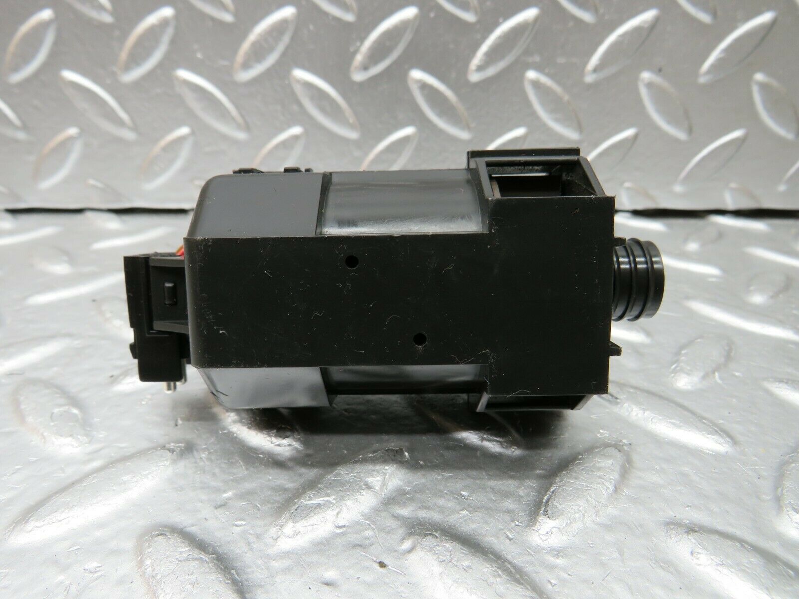 22404 Mercedes-Benz C124 E220 Coupe Temperature Sensor 0008301908 0130002802