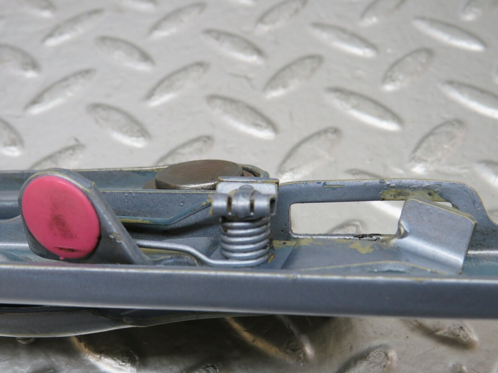 25189 Mercedes-Benz W201 190D Bonnet Hinge Left