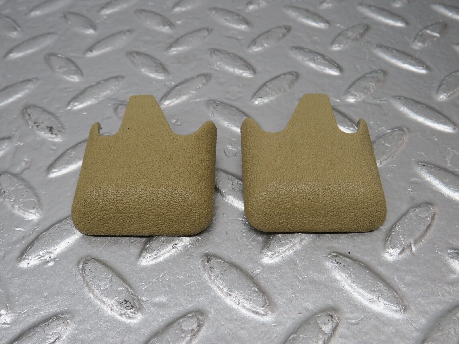 34106 Mercedes-Benz W124 260E Front Seat Rail Trim Cover 1246842218 1246842118