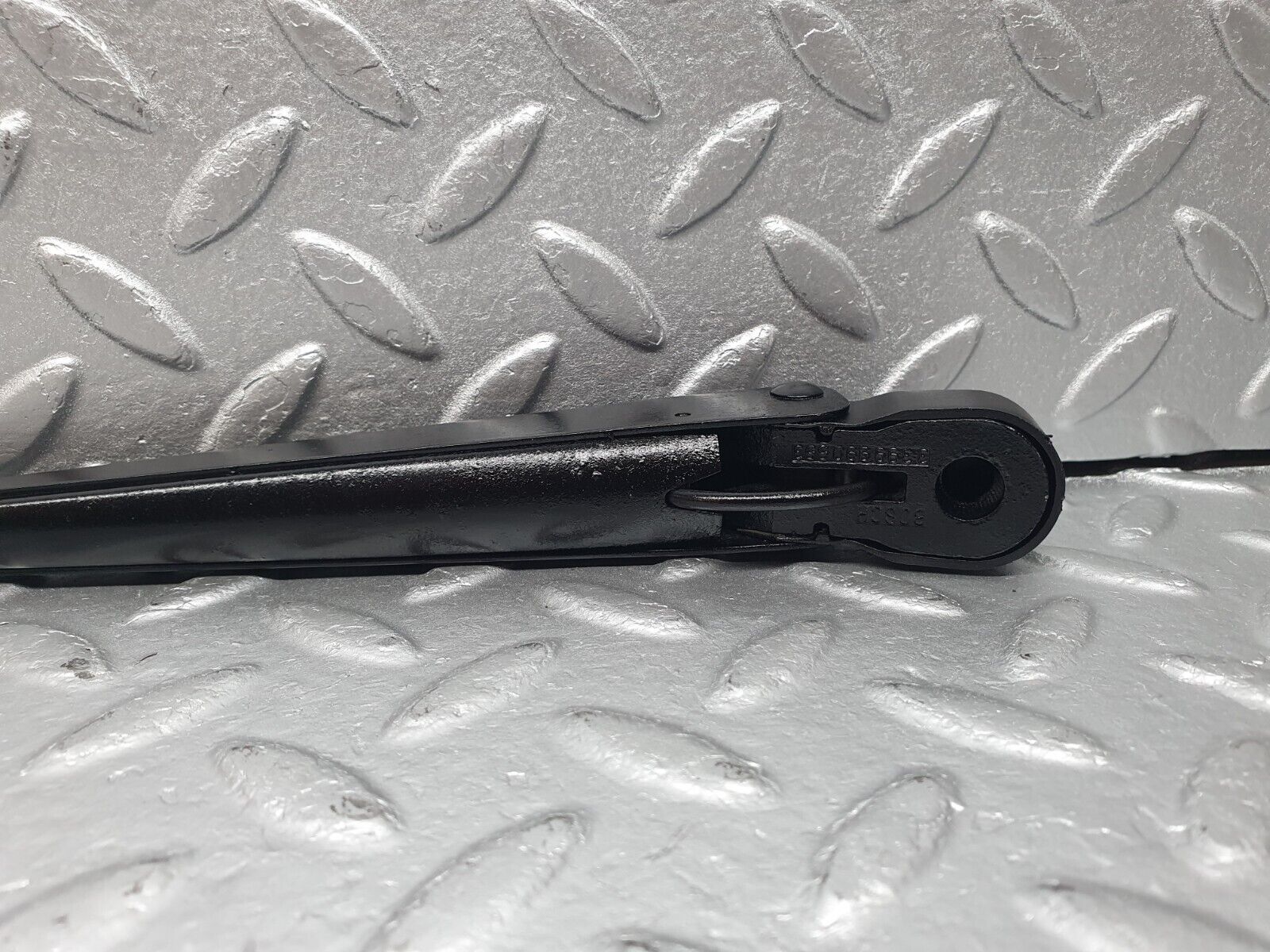 40731 Mercedes-Benz W123 300D Wiper Arm Bosch Left Side 3399990553