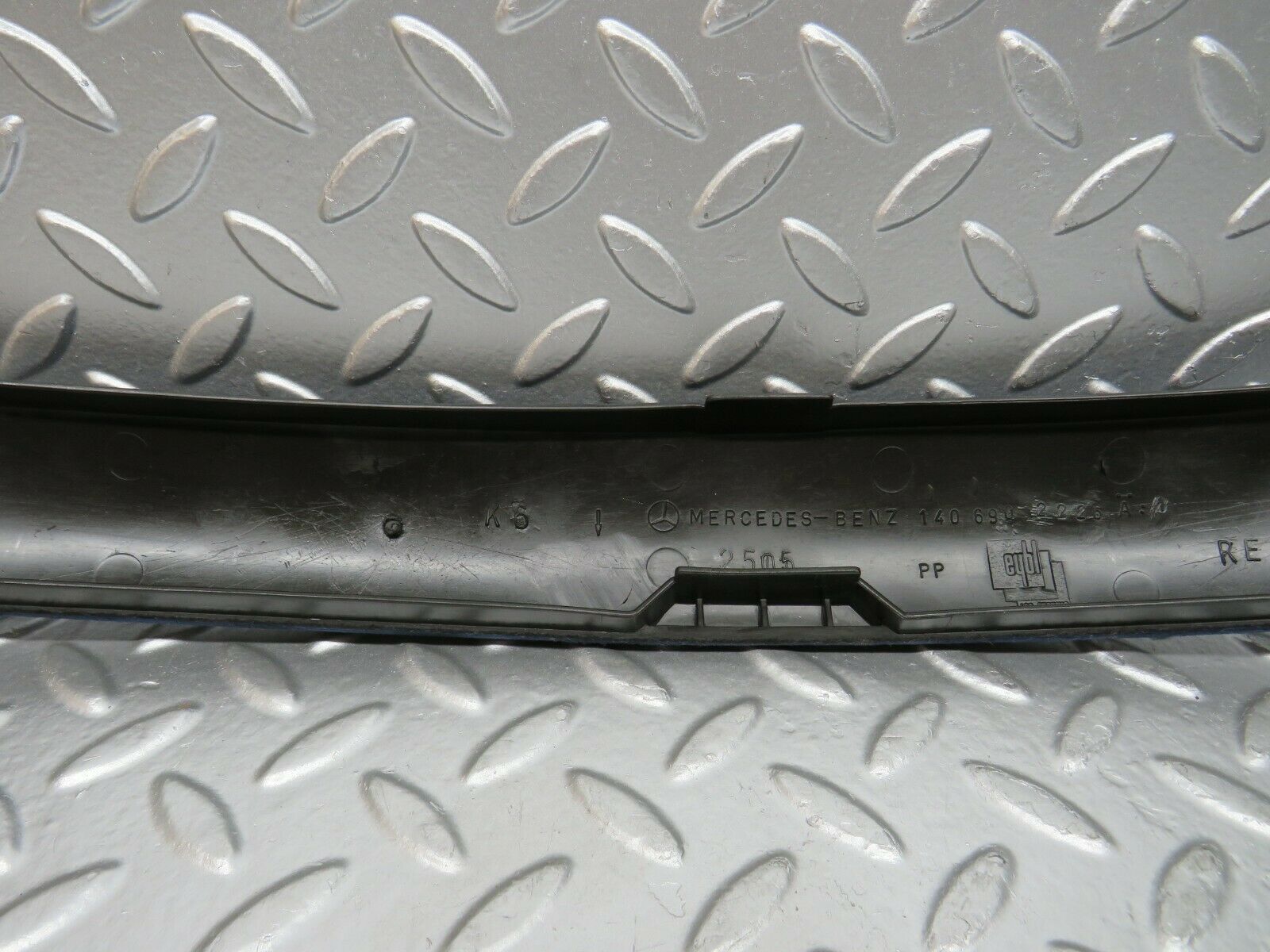 24607 Mercedes-Benz W140 S320 C Pillar Side Cover Right Side Blue 1406902226