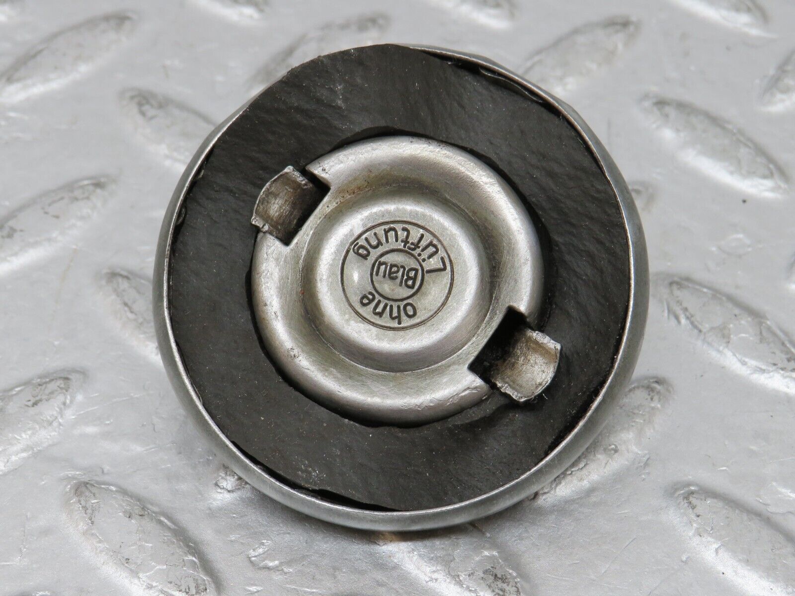 35733 Mercedes-Benz W108 Engine Oil Filler Cap