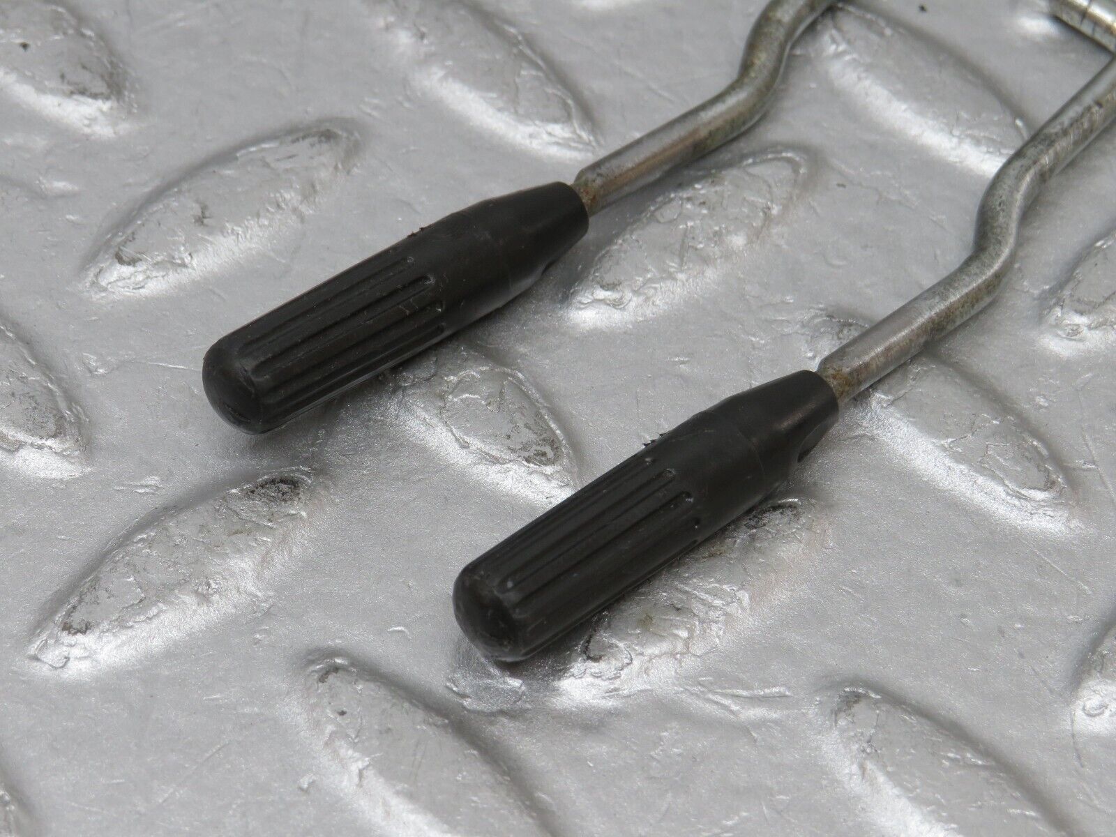 36049 Mercedes-Benz W126 420SE Front Door Lock Knob Pair