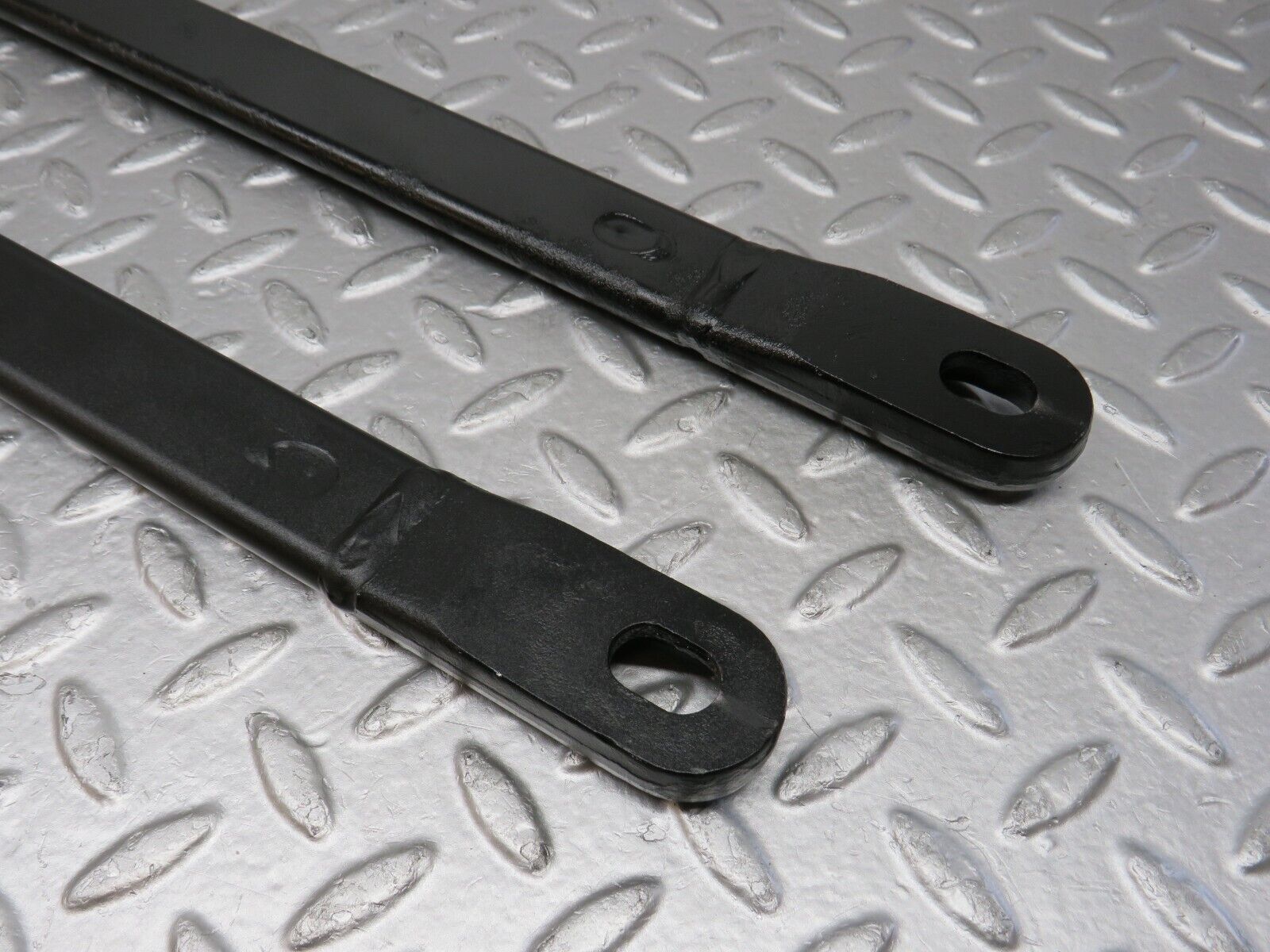 38192 Mercedes-Benz A124 320E Cabriolet Front Suspension Anti Roll Bar Support 2x