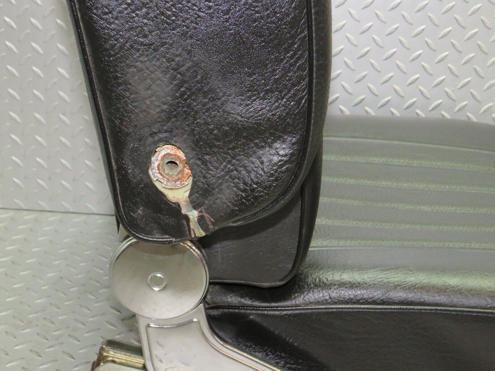 35884 Mercedes-Benz W108 Front Left Seat Black