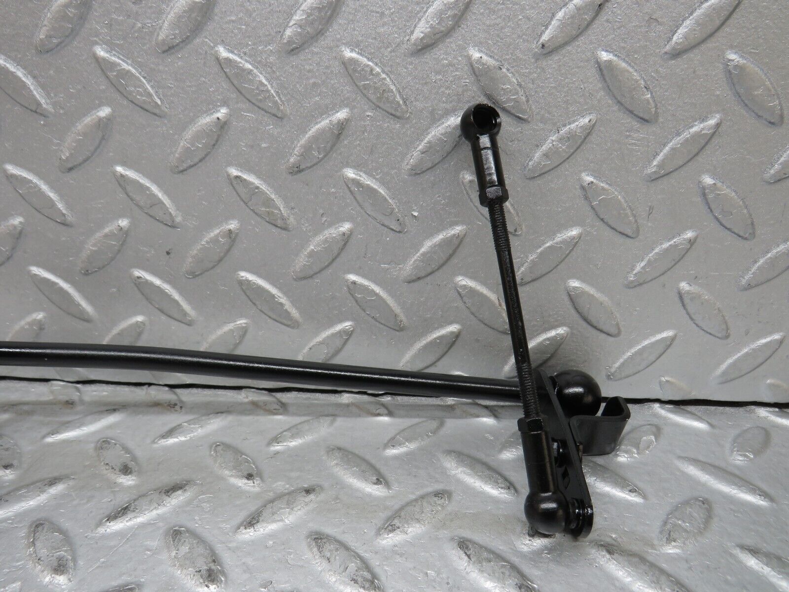 37662 Mercedes-Benz W109 300SEL Throttle Linkage