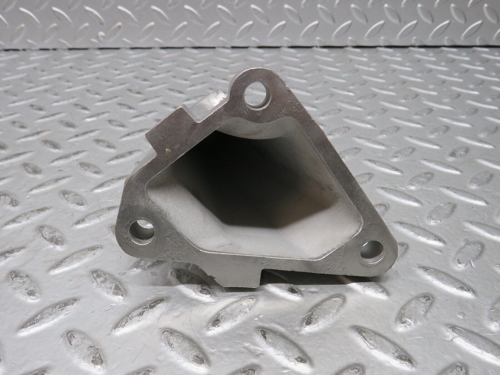 28704 Mercedes-Benz W123 230E Engine Mount Bracket Right Side 1022230304