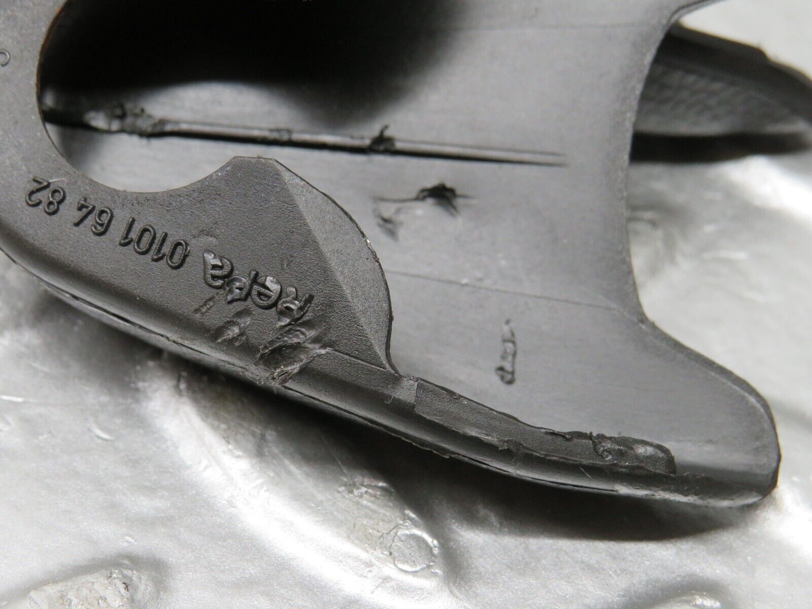 32153 Mercedes-Benz W123 230E Seat Belt Plastic Cap 0008680430