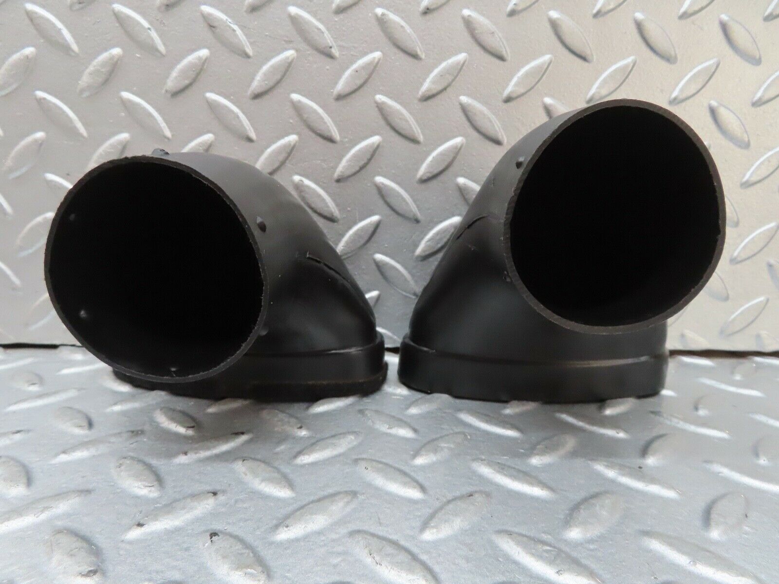 17664 Mercedes-Benz W116 450SEL Heater Box Air Vent Connection Pair