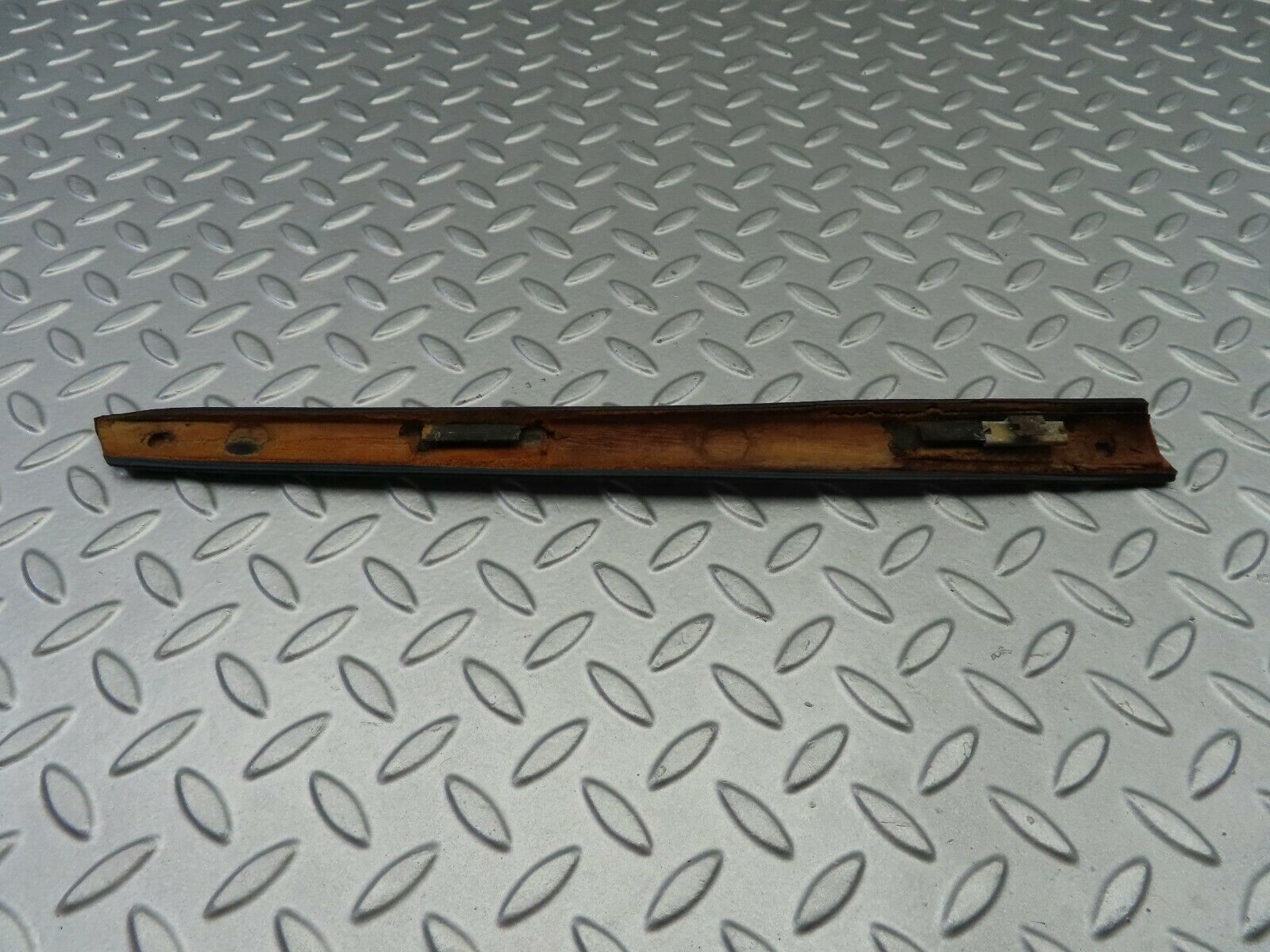 6910 Mercedes-Benz C107 350SLC Coupe Interior Rear Right Quarter Window Cover