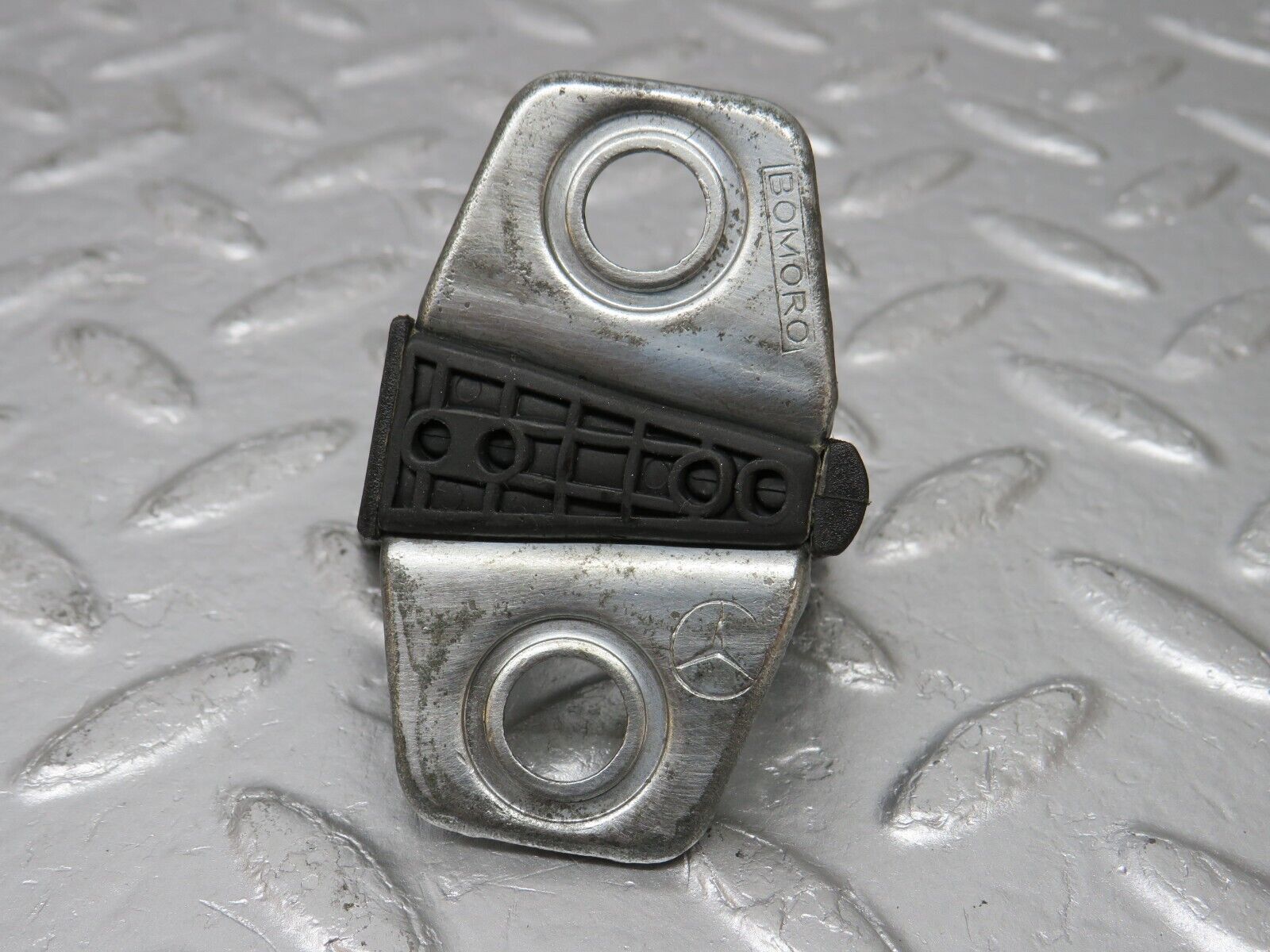 33681 Mercedes-Benz W201 190E 2.0L Door Lock Latch