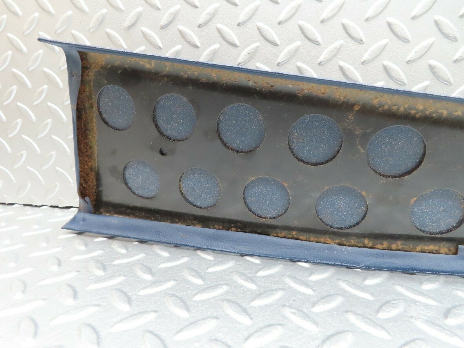 17905 Mercedes-Benz W123 200 B Pillar Cover Right Side Blue