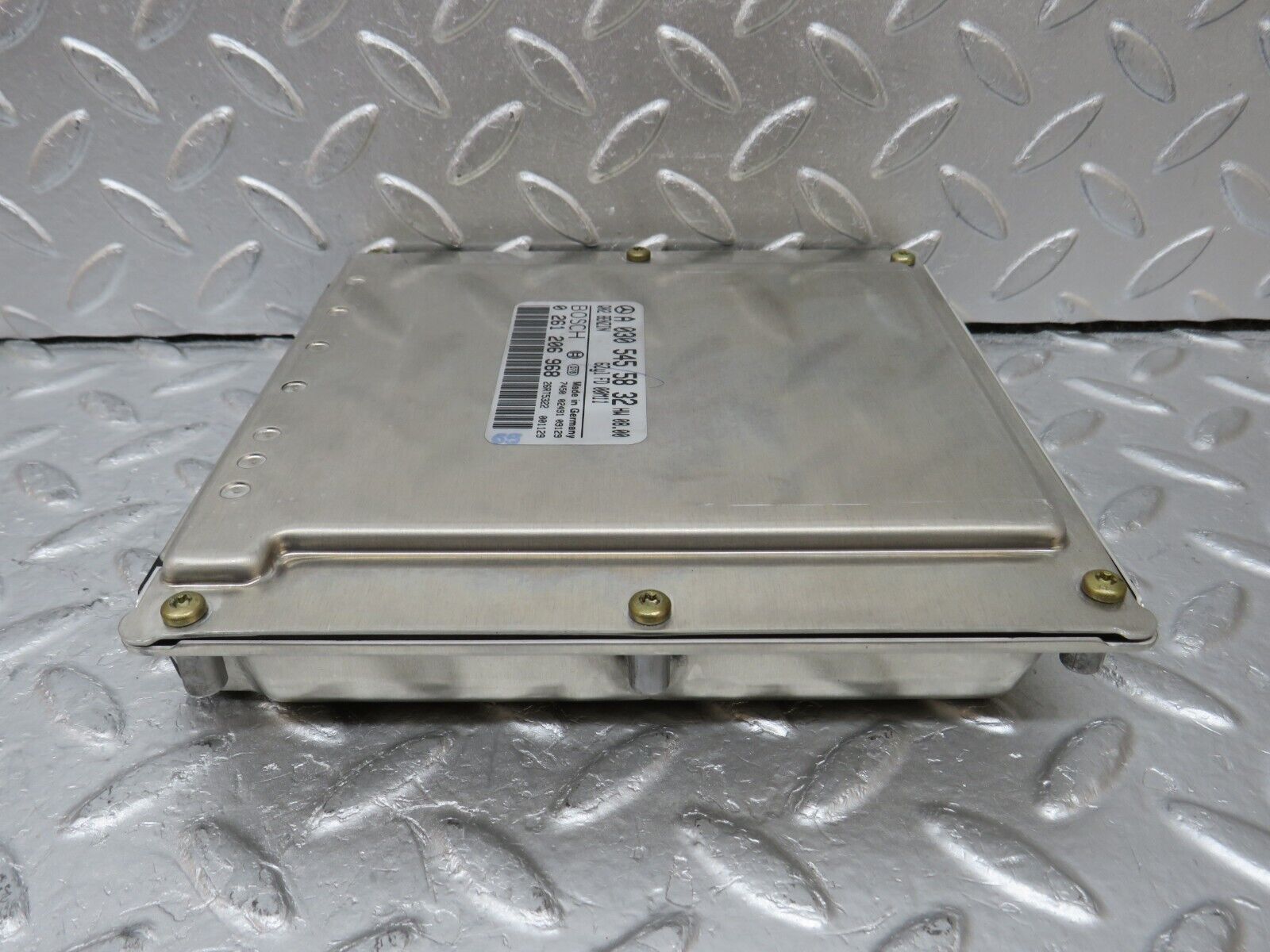 34761 Mercedes-Benz W210 320E Engine Control Unit Bosch 0305455832 0261206968