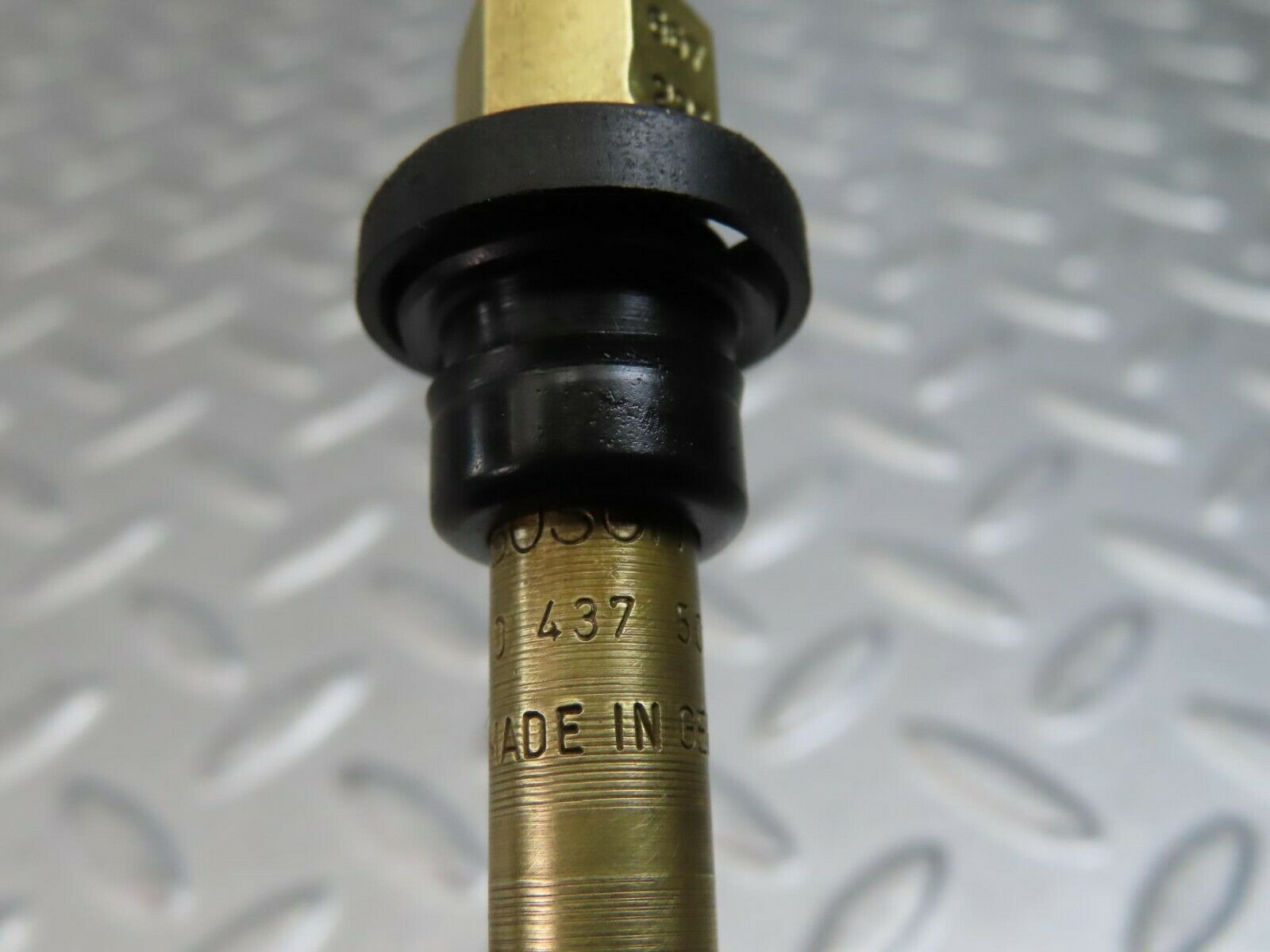 9465 Mercedes-Benz C124 300CE Coupe Fuel Injector Bosch 0437502010