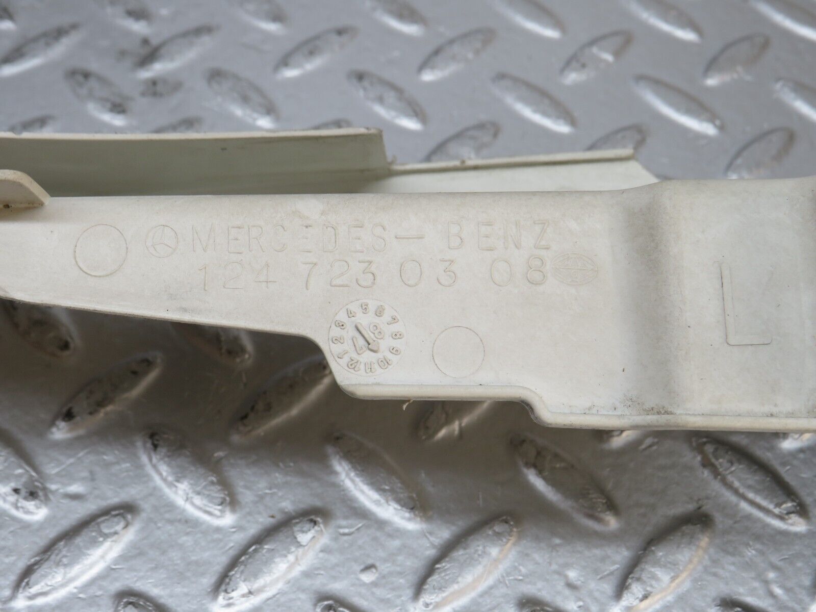 33901 Mercedes-Benz W124 260E Front Door Lock Cover 1247230308