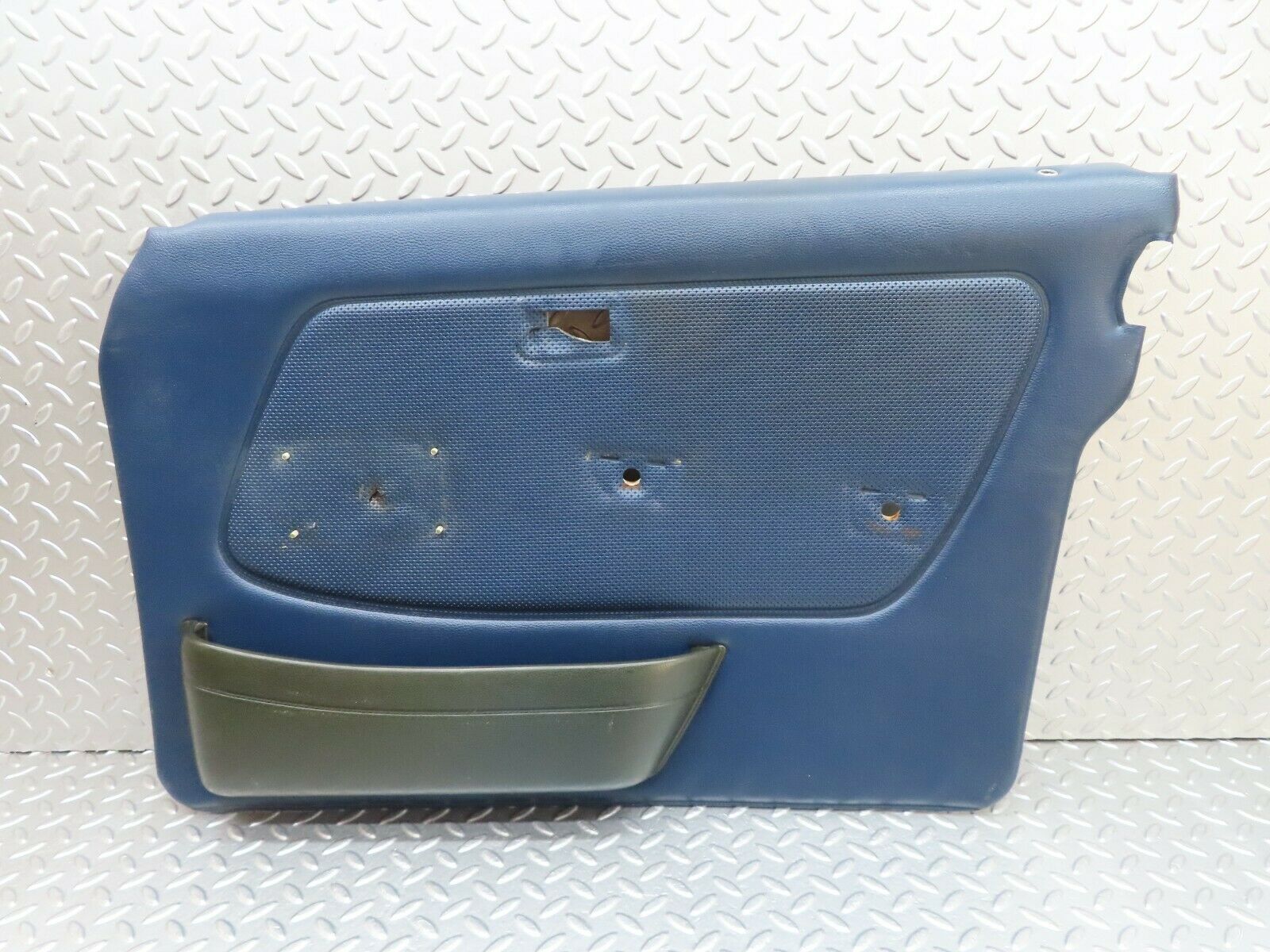 18025 Mercedes-Benz W123 200 Front Right Door Card Blue