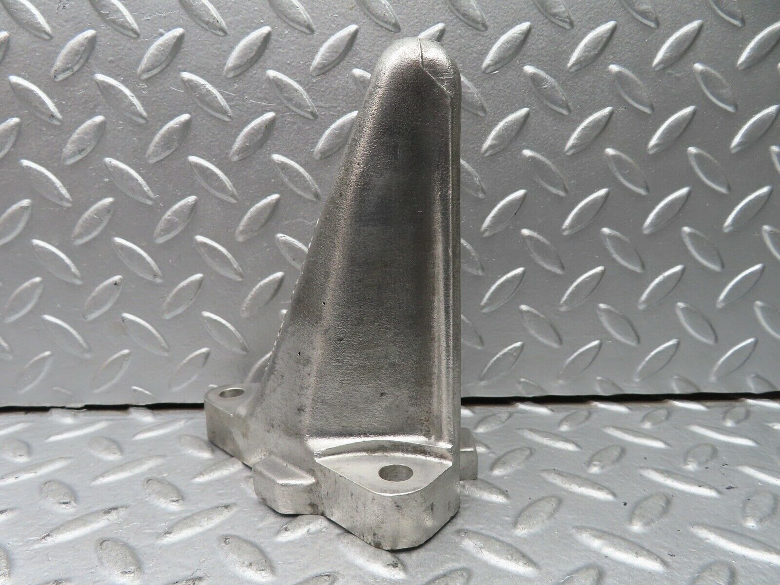 21290 Mercedes-Benz W123 230E Engine Mount Bracket Right Side 1022230304