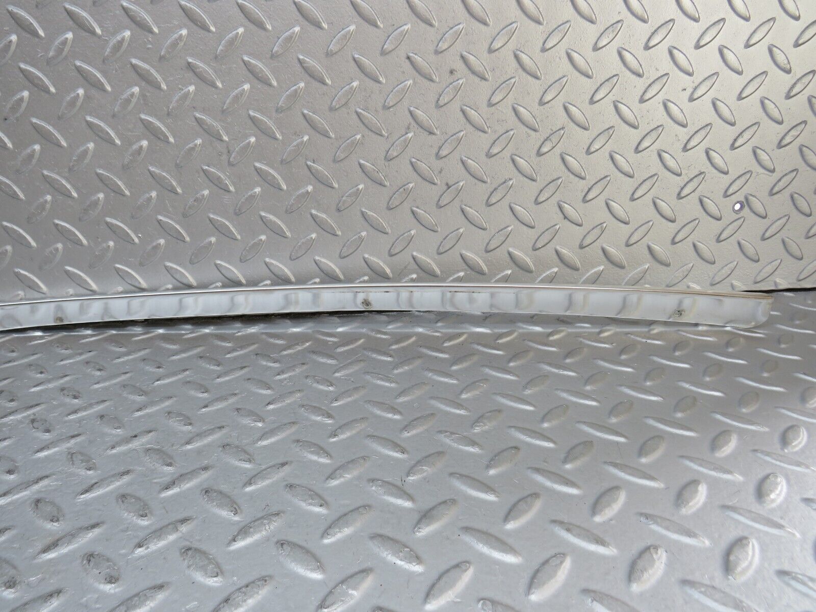 36324 Mercedes-Benz W126 420SE Roof Chrome Trim Right Side