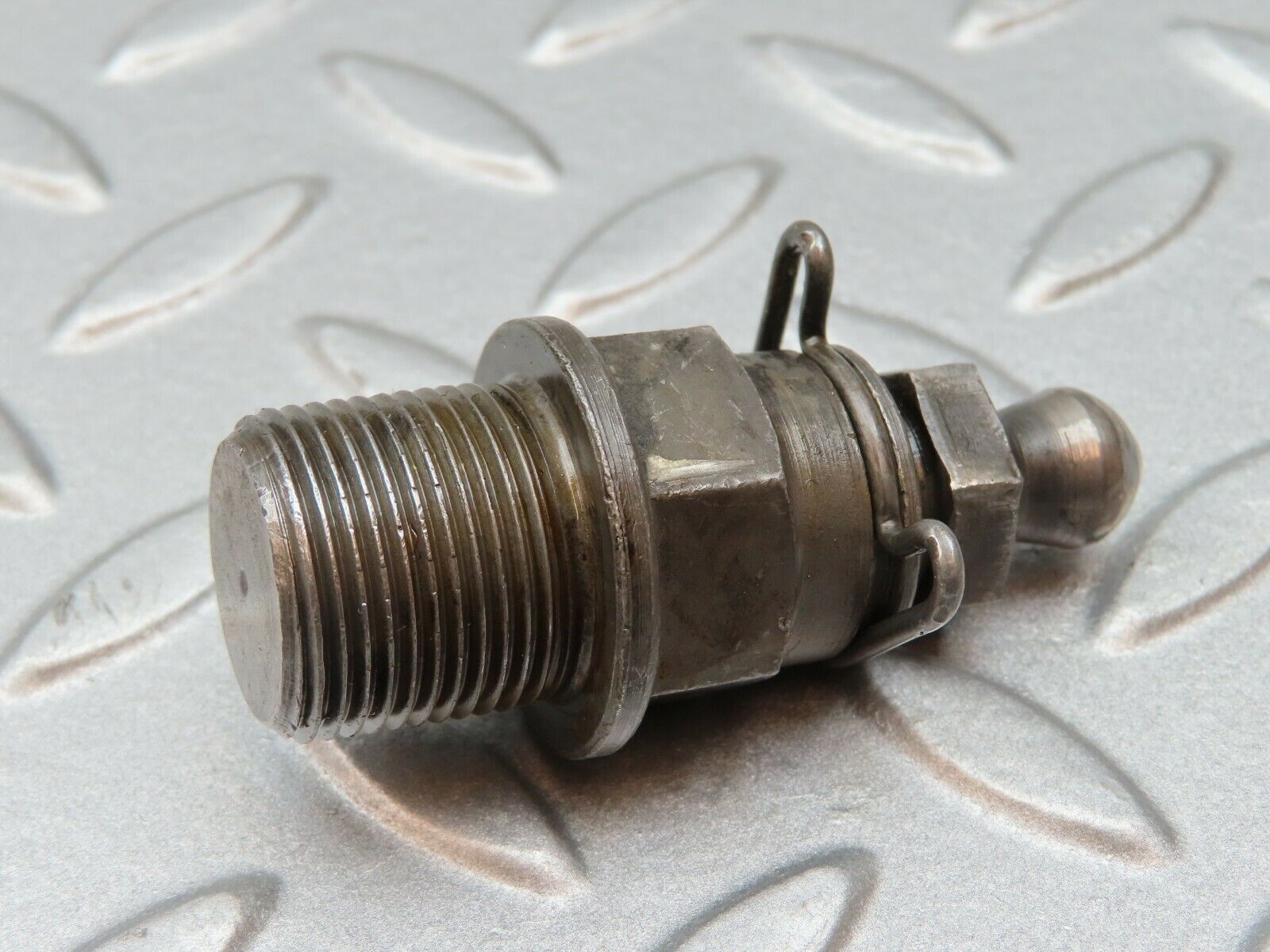 3544 Mercedes-Benz W108 280SE Ball Studs For Rocker Arm Mounting (Timing)