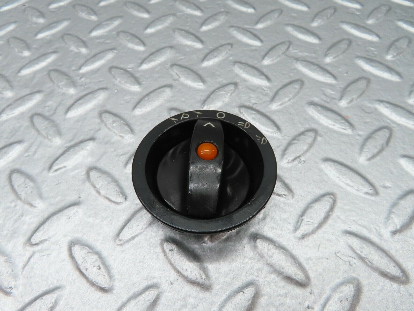 17979 Mercedes-Benz W123 200 Headlight Switch Black Collar And Knob