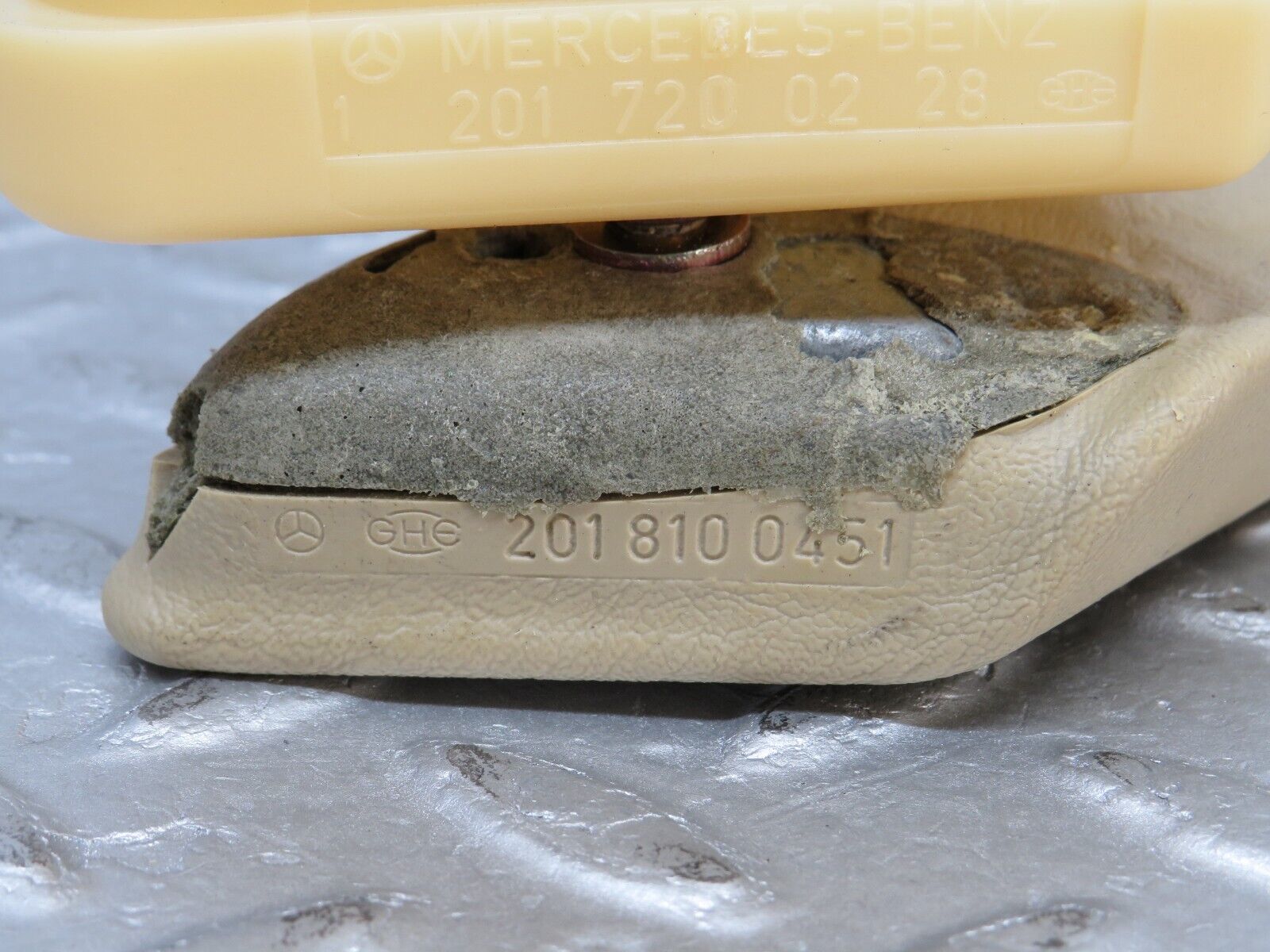 36723 Mercedes-Benz W201 190E 2.0L Interior Door Handle Beige Right 2018100451 2017200228