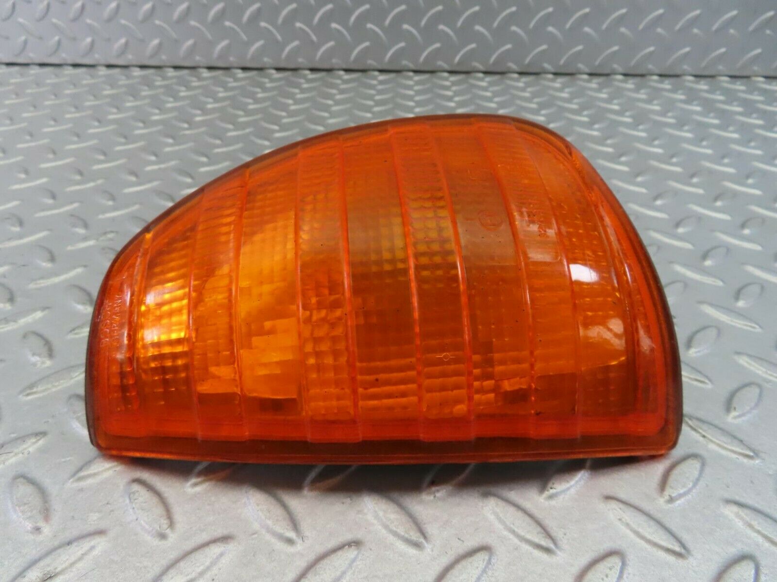 8066 Mercedes-Benz W123 Indicator Light Front Left Bosch 1305233051