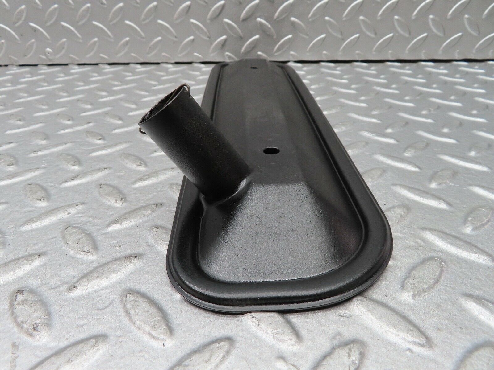 18542 Mercedes-Benz W136 170V Valve Cover