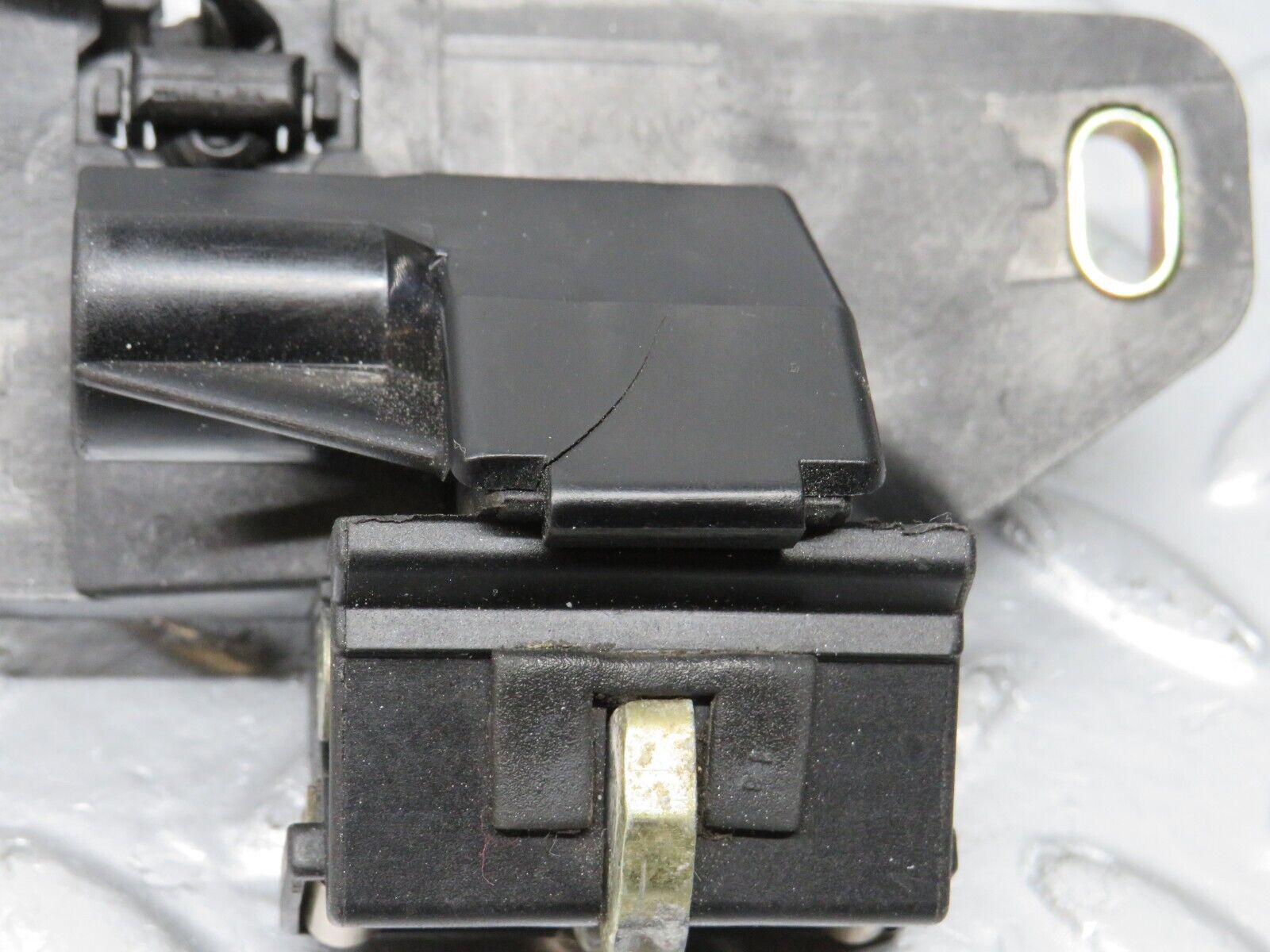 39601 Mercedes-Benz R129 320SL Coupe Trunk Lock Latch 1298201810