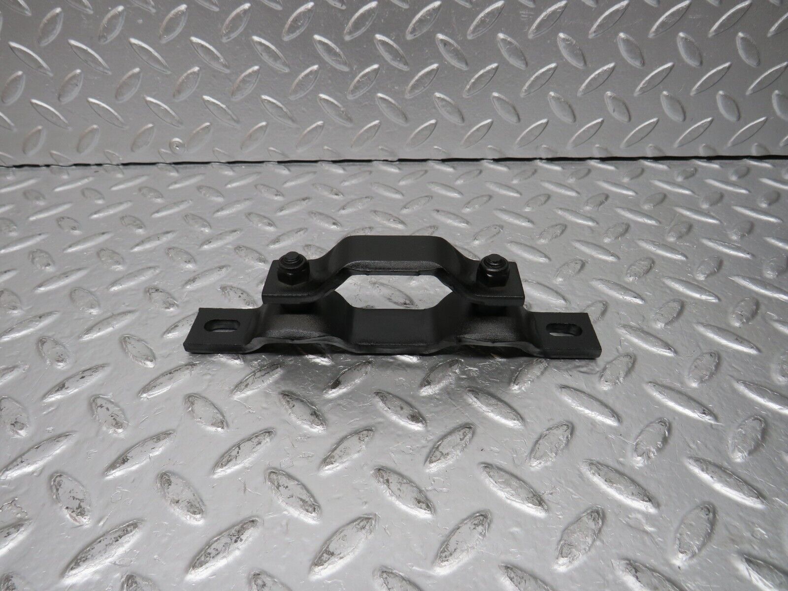 31112 Mercedes-Benz W123 200D Engine Mount Bracket