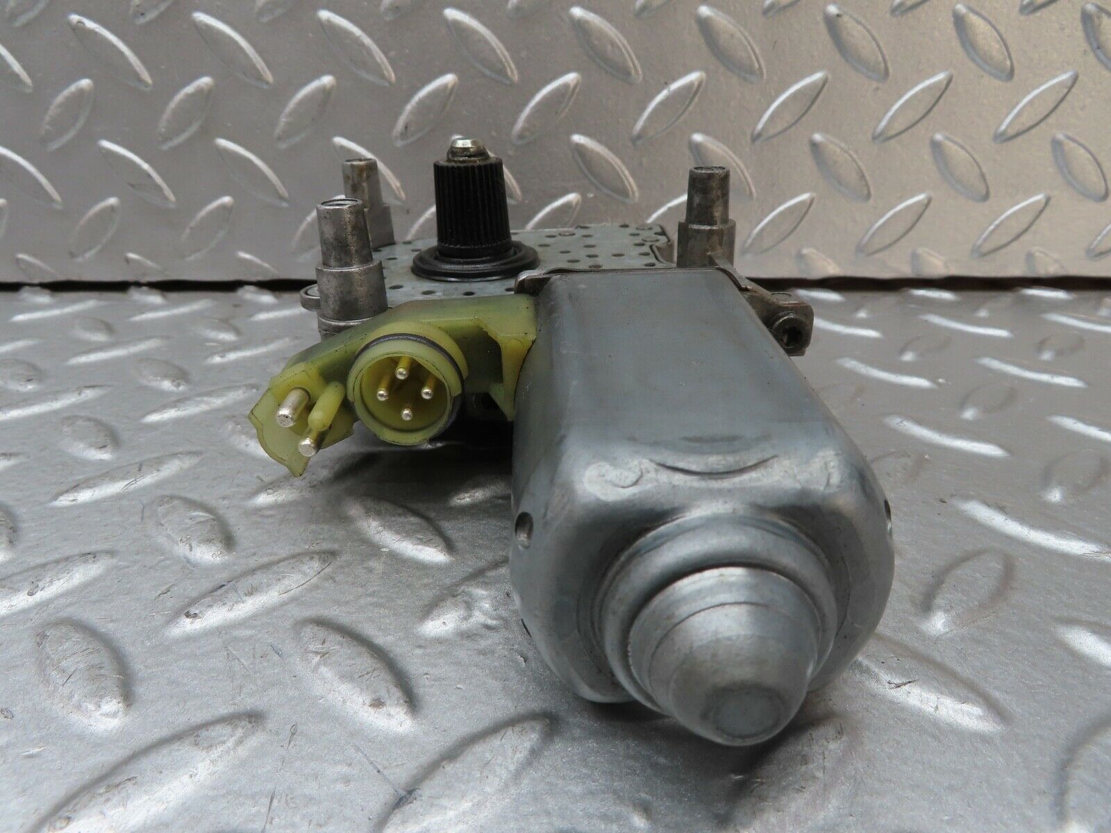 19520 Mercedes-Benz C140 CL420 Coupe Rear L Window Regulator Motor 0130821515