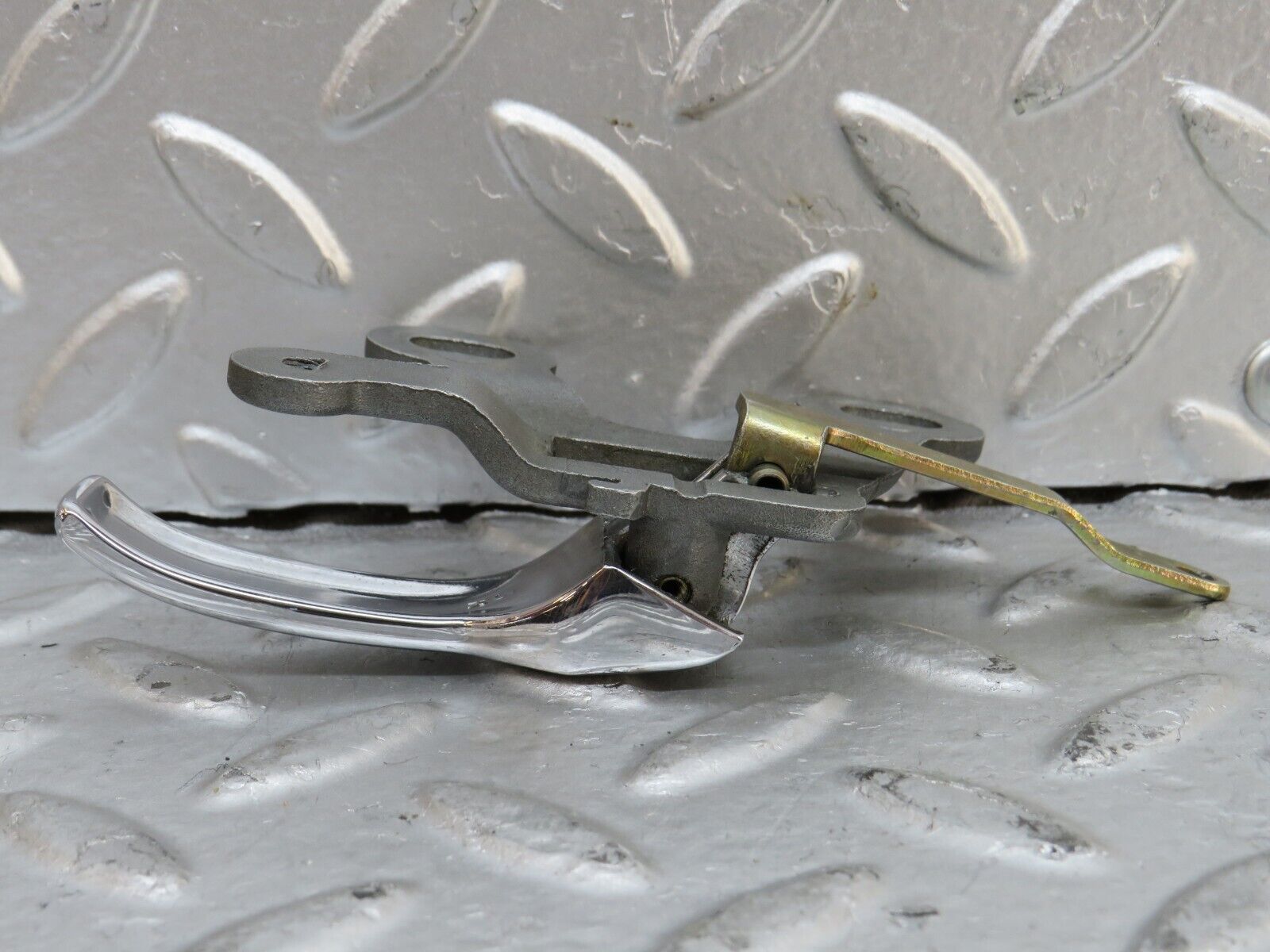 28283 Mercedes-Benz S123 240D Wagon Front Right Interior Door Handle