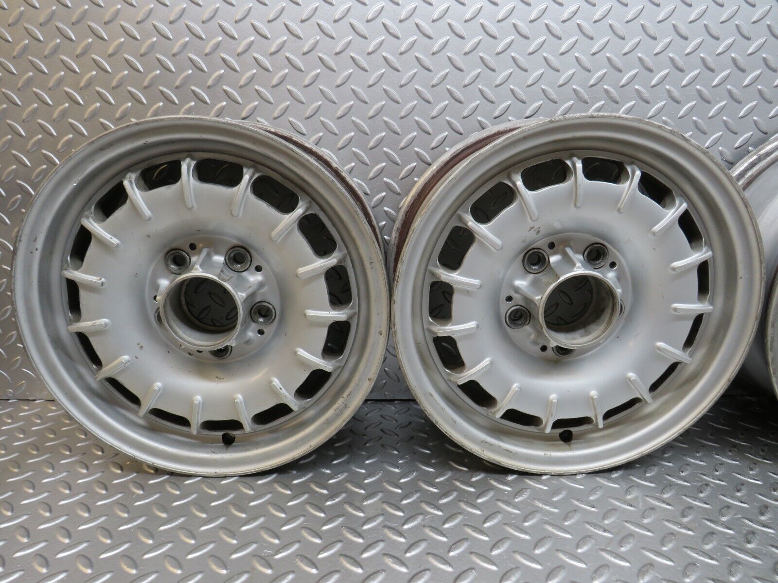 27480 Mercedes-Benz W123 Alloy Wheel Set Mexican Hat 6Jx14H2 ET30 1264001902