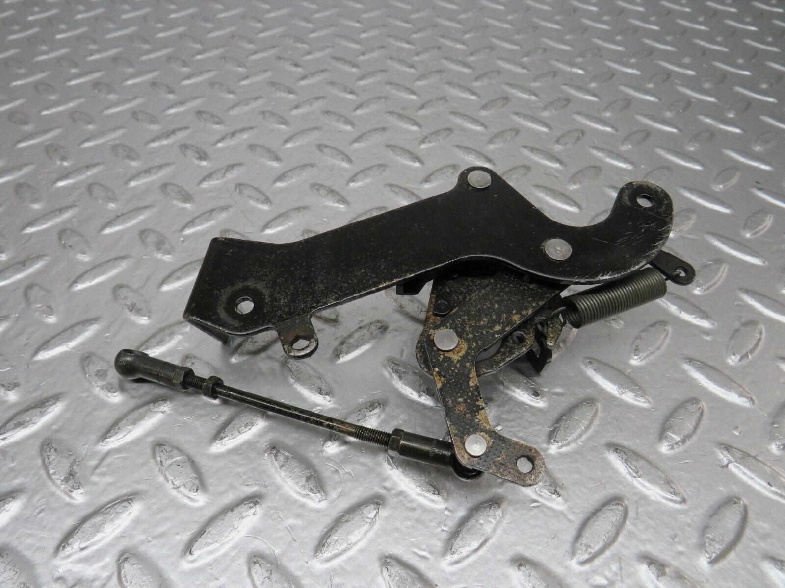 25179 Mercedes-Benz W201 190D Throttle Linkage 1110700521