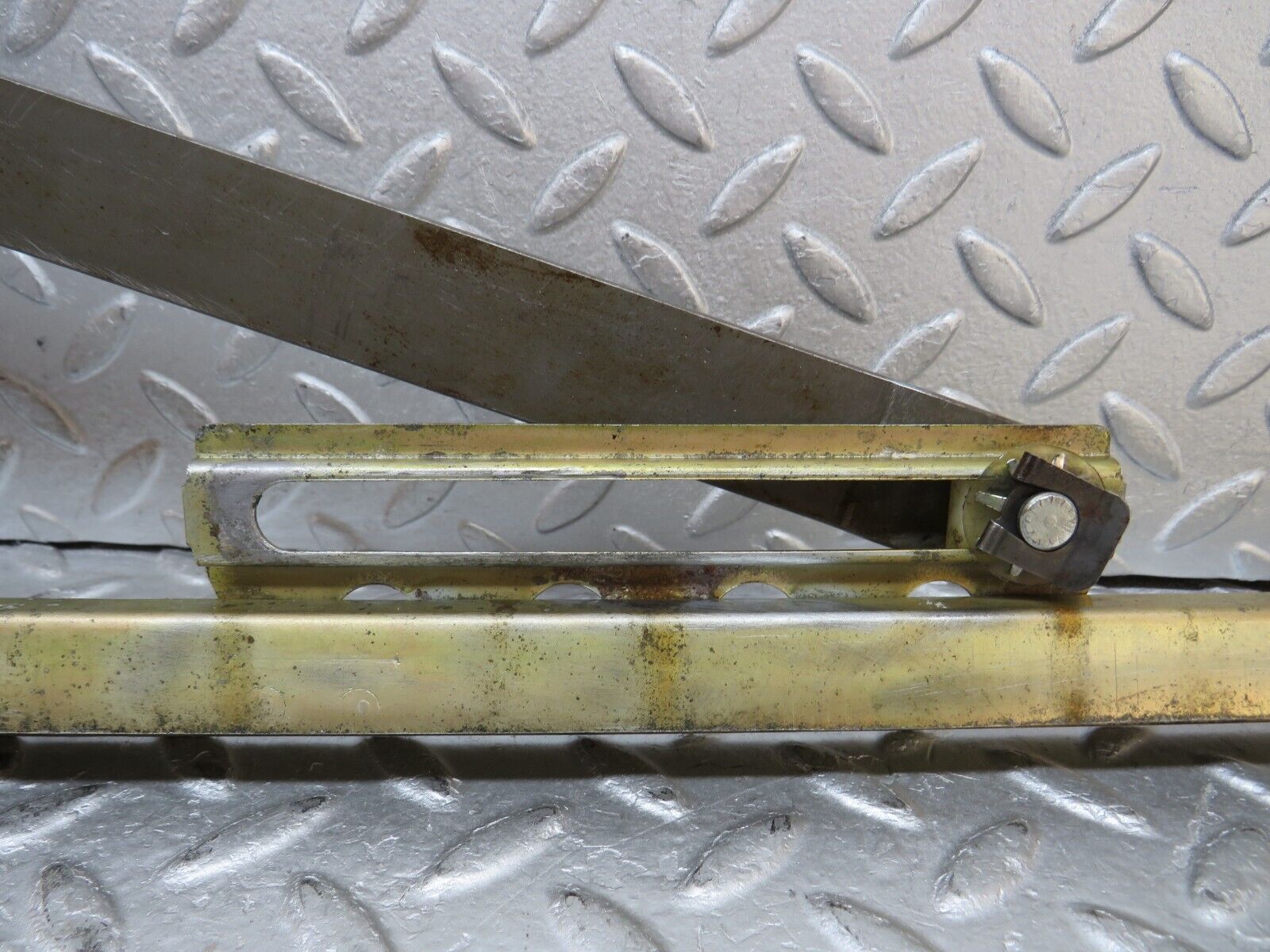 37422 Mercedes-Benz W109 300SEL Rear Right Power Window Regulator