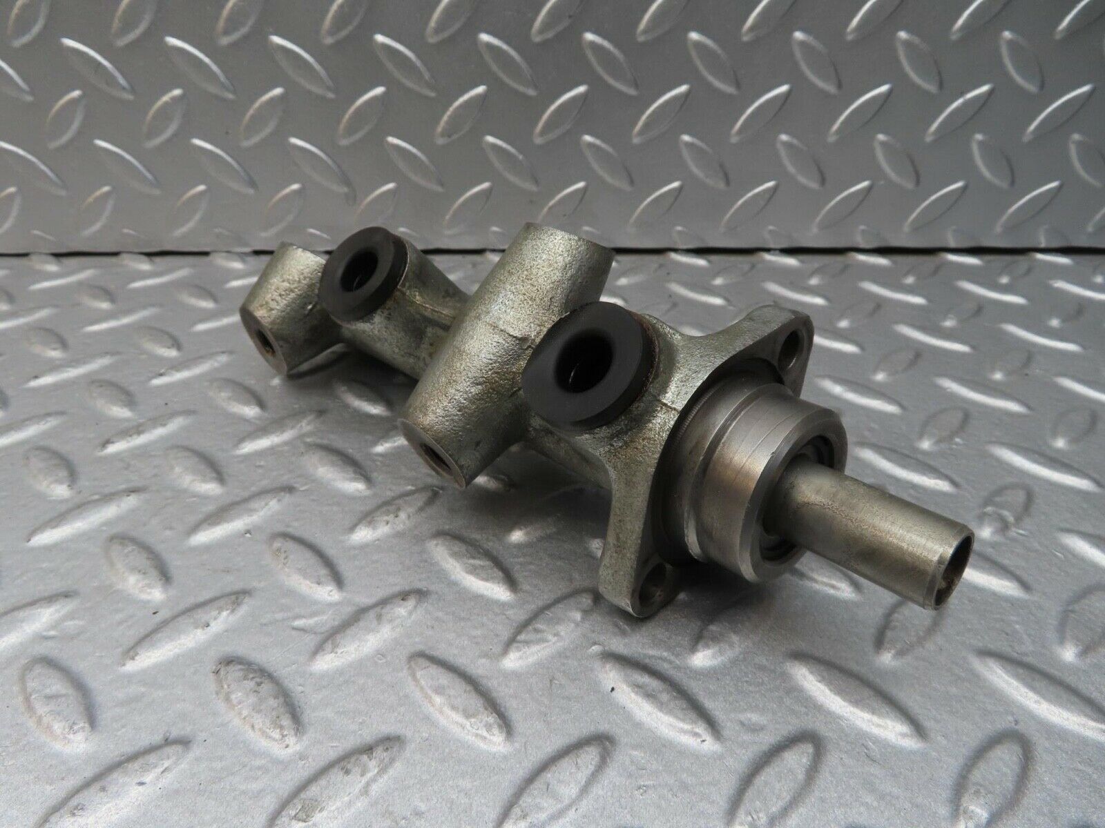 14282 Mercedes-Benz W116 350SE Brake Master Cylinder