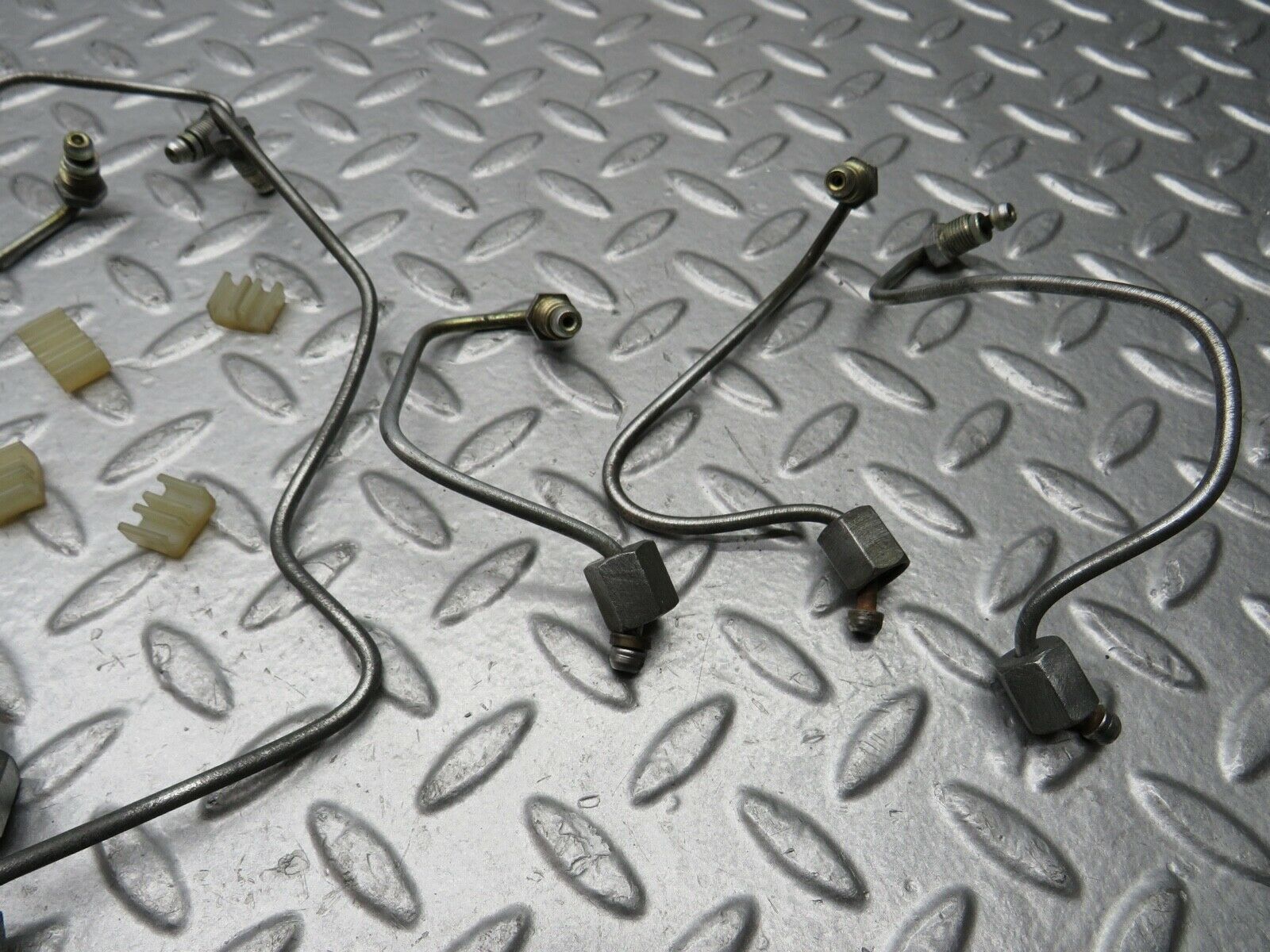 21792 Mercedes-Benz W126 300SE Fuel Line Hose Set