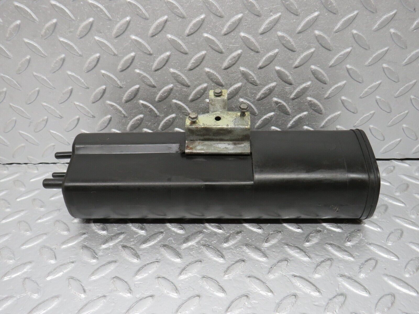 38809 Mercedes-Benz W201 190E 2.6L Fuel Vapor Charcoal Filter 2014700259 4900065902